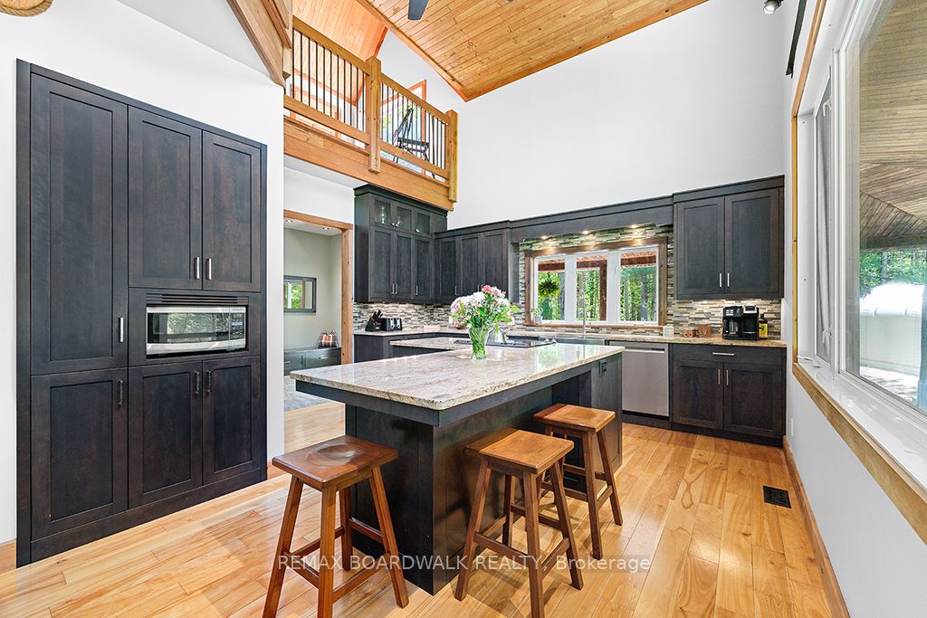 1439 Lacroix Road Property Photo 10