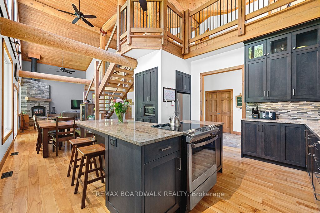1439 Lacroix Road Property Photo 11