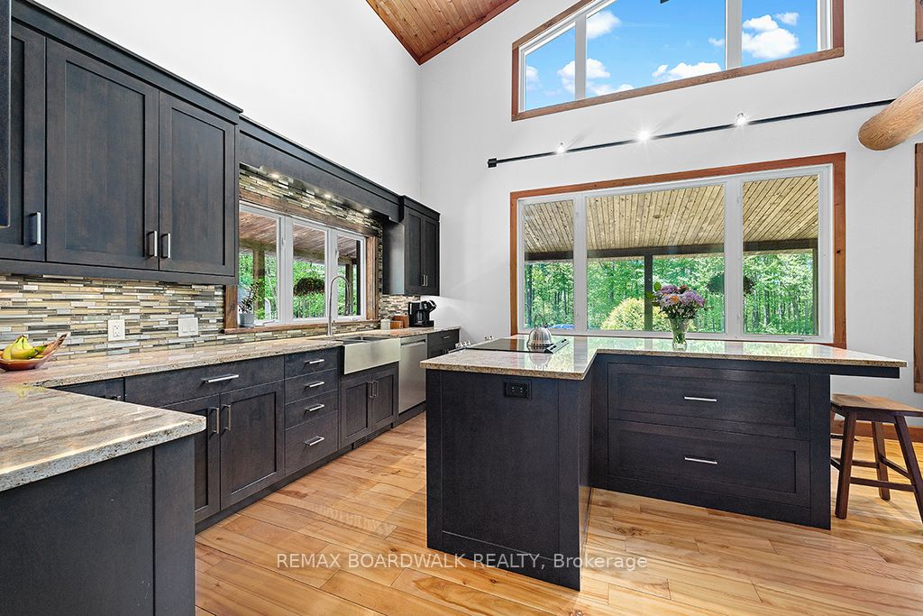 1439 Lacroix Road Property Photo 13