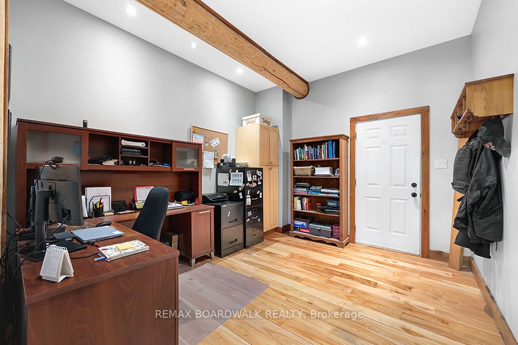 1439 Lacroix Road Property Photo 17