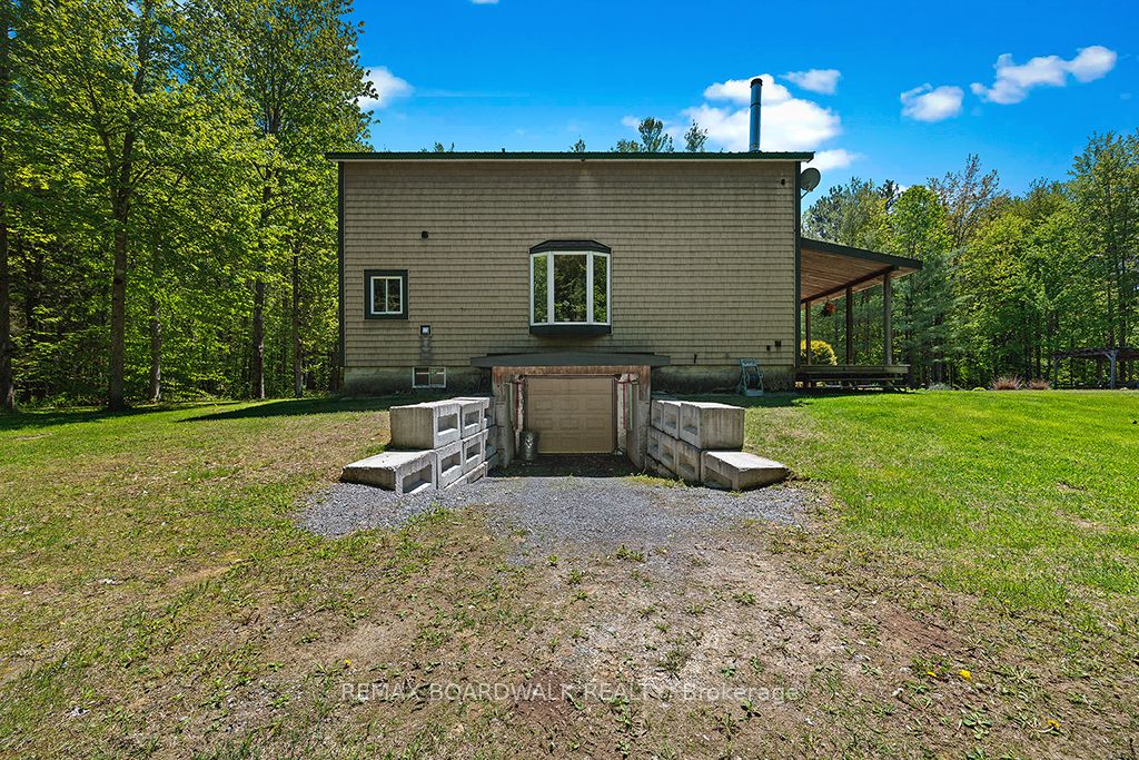 1439 Lacroix Road Property Photo 38