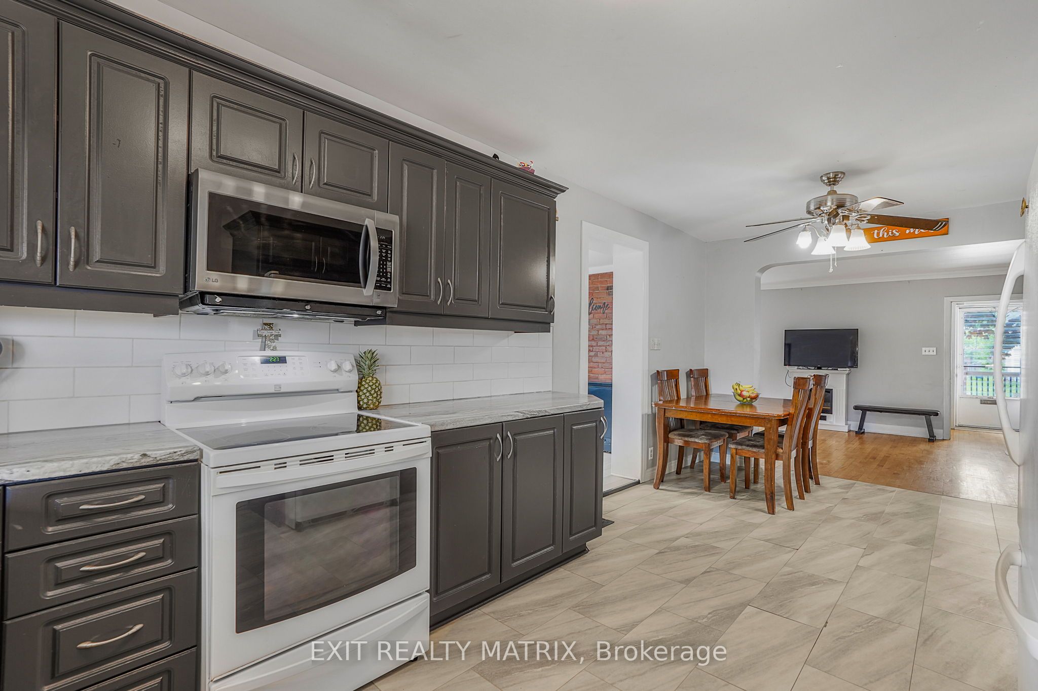 453 Garneau Road Property Photo 6