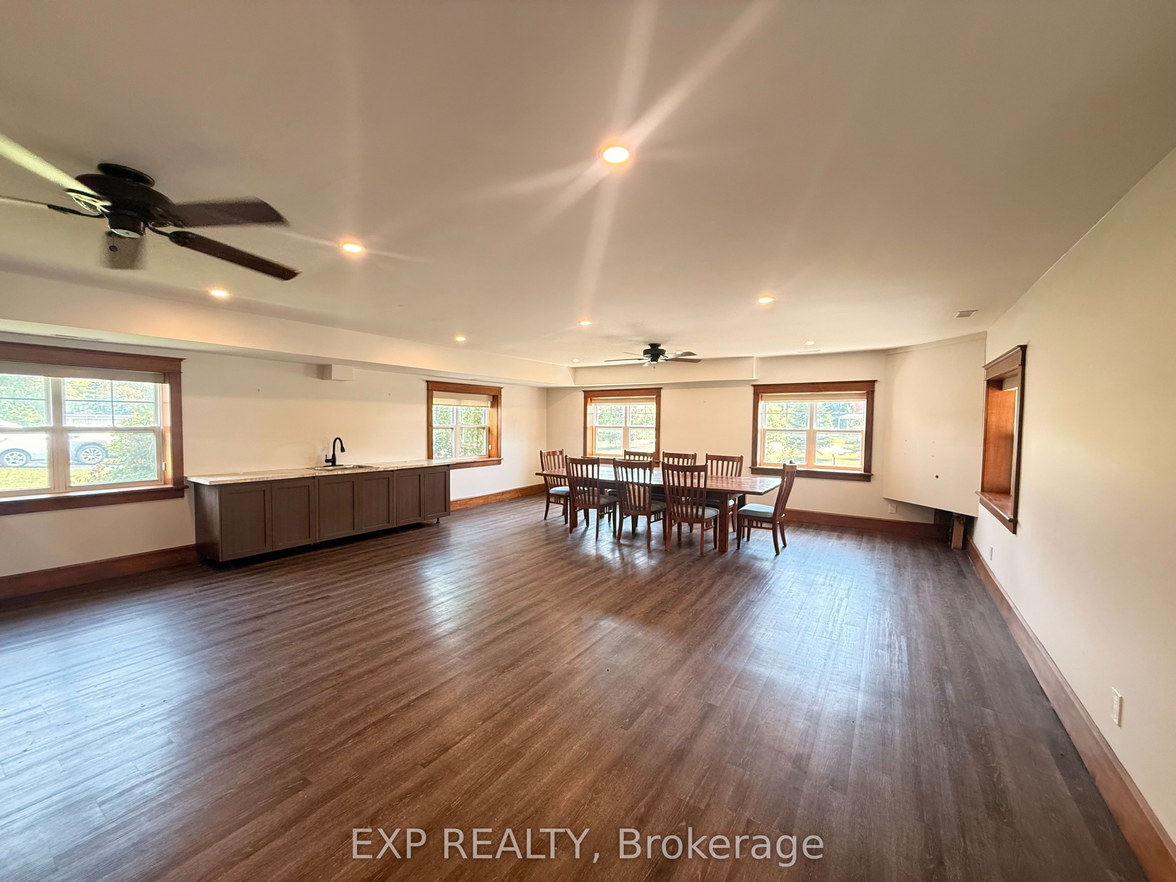 10 William Street Property Photo 6
