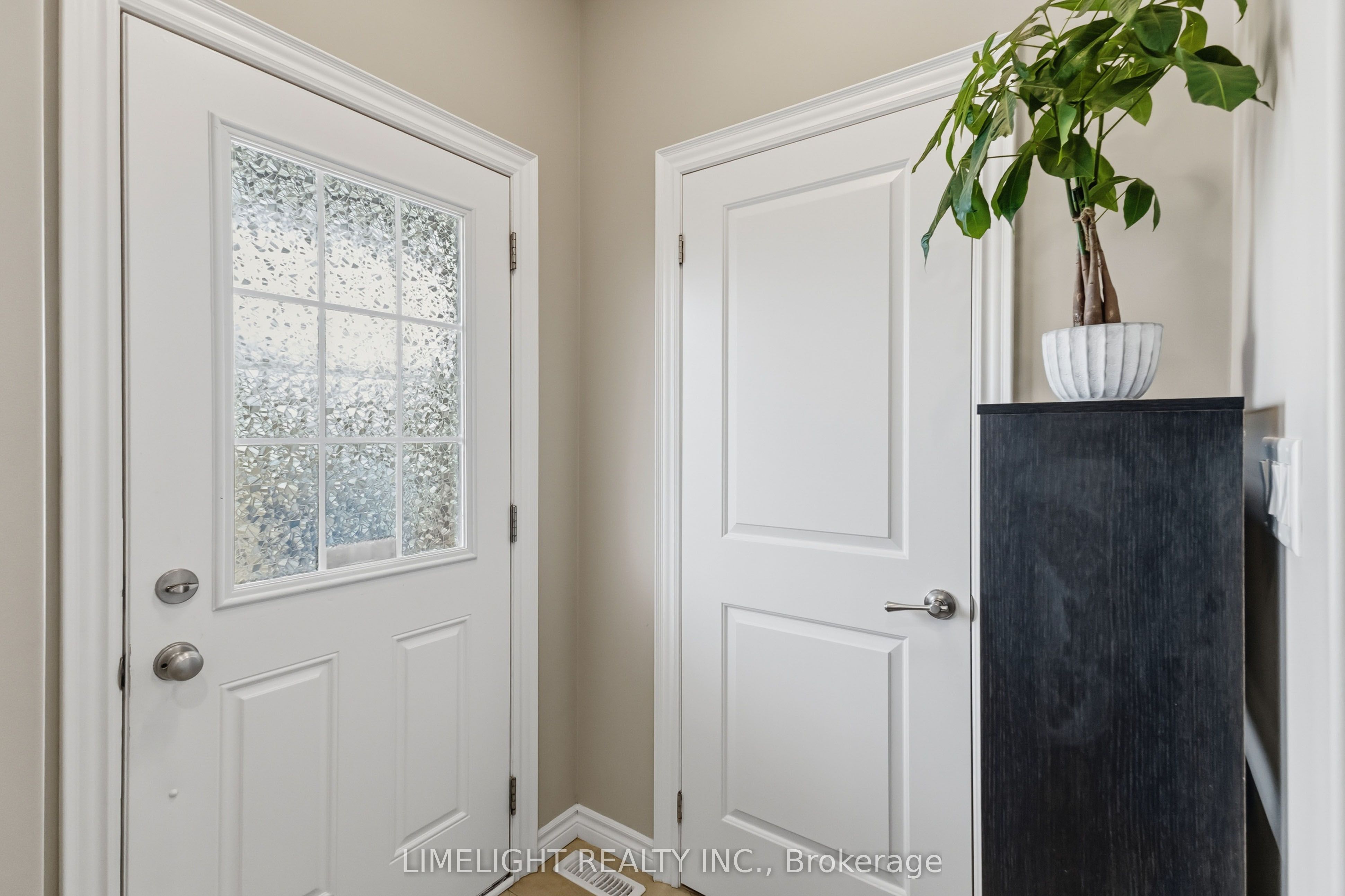 3320 Meadowgate Boulevard 218 Property Photo 5