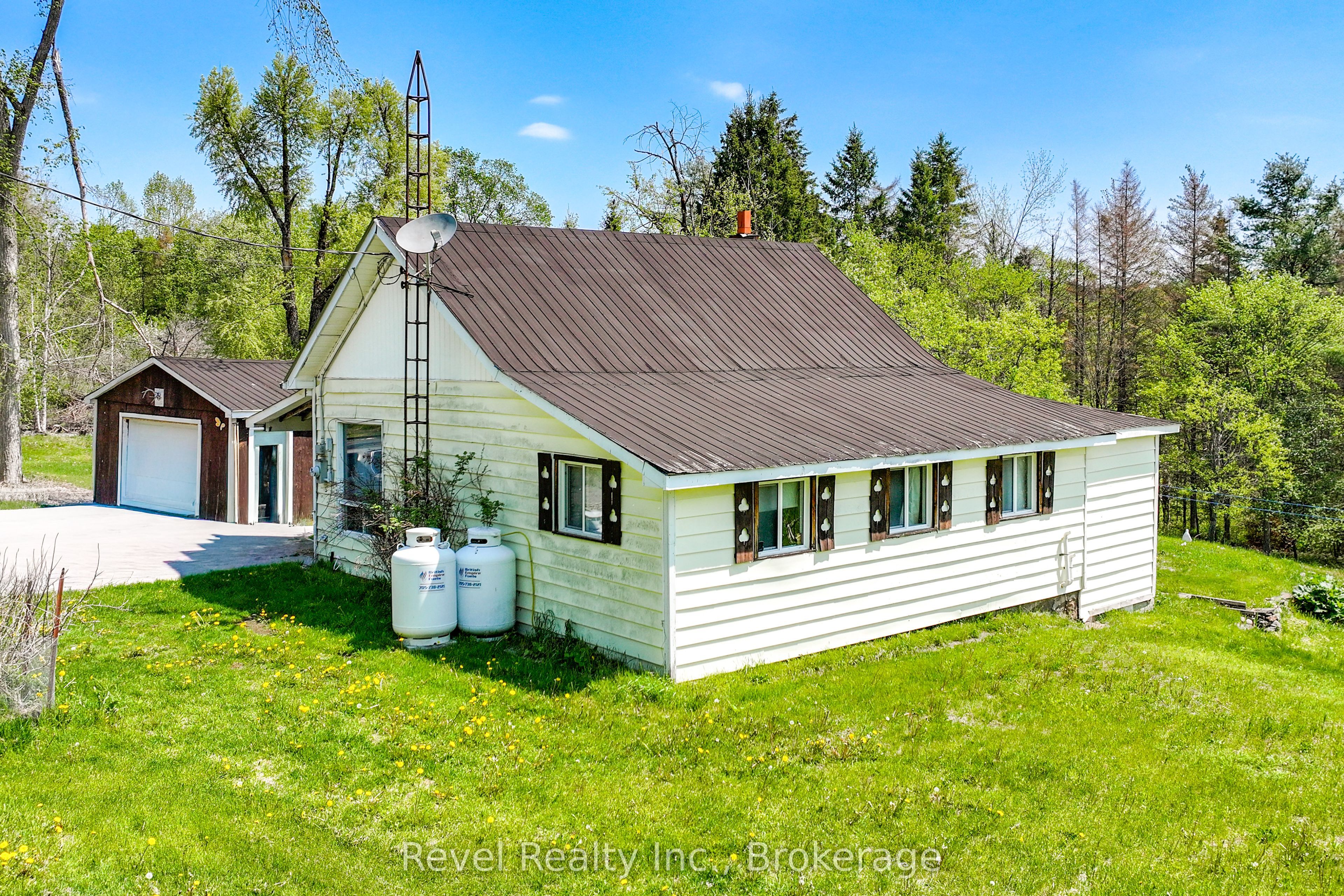 4900 Monck Road Property Photo 2