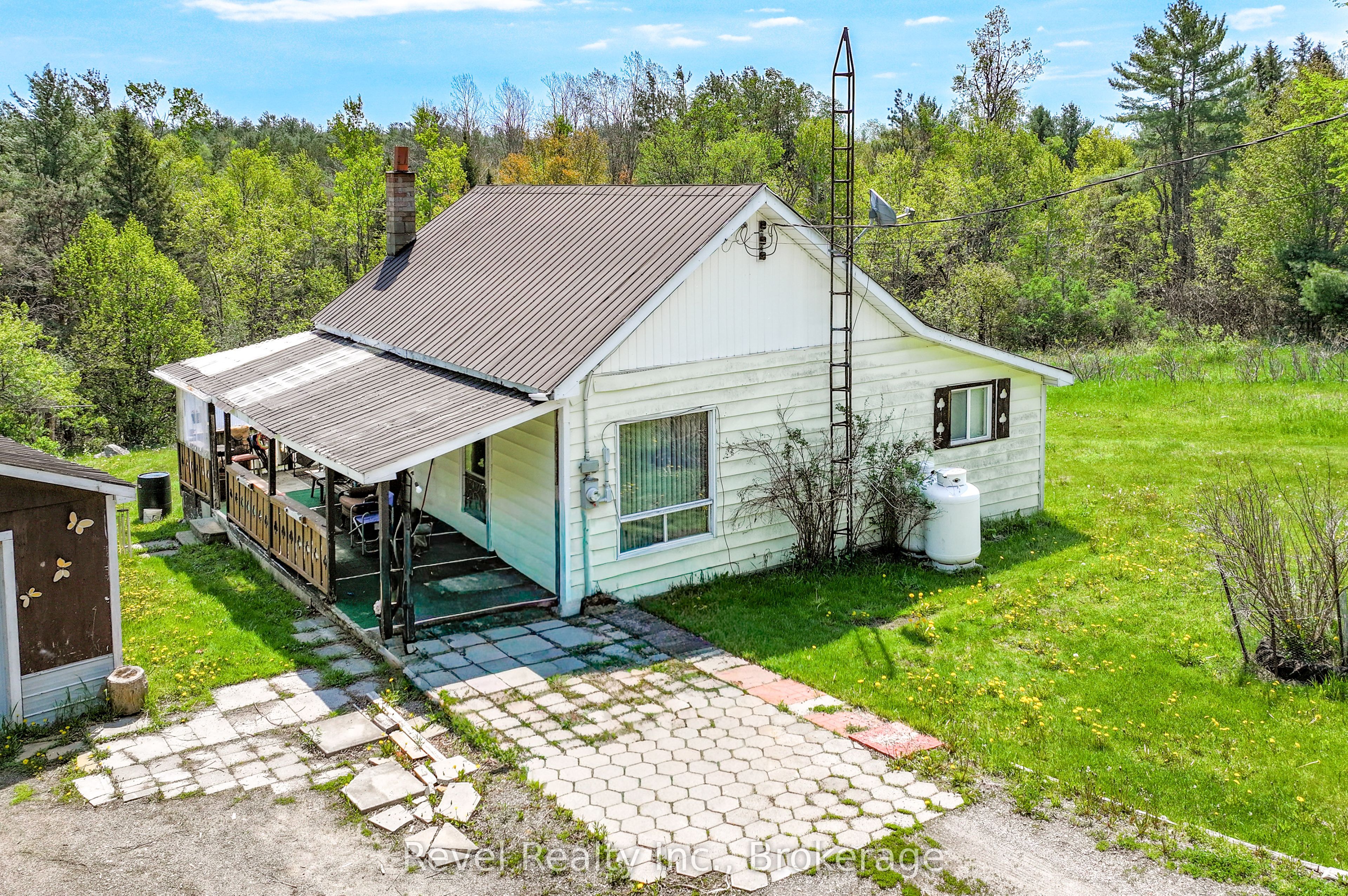 4900 Monck Road Property Photo 3