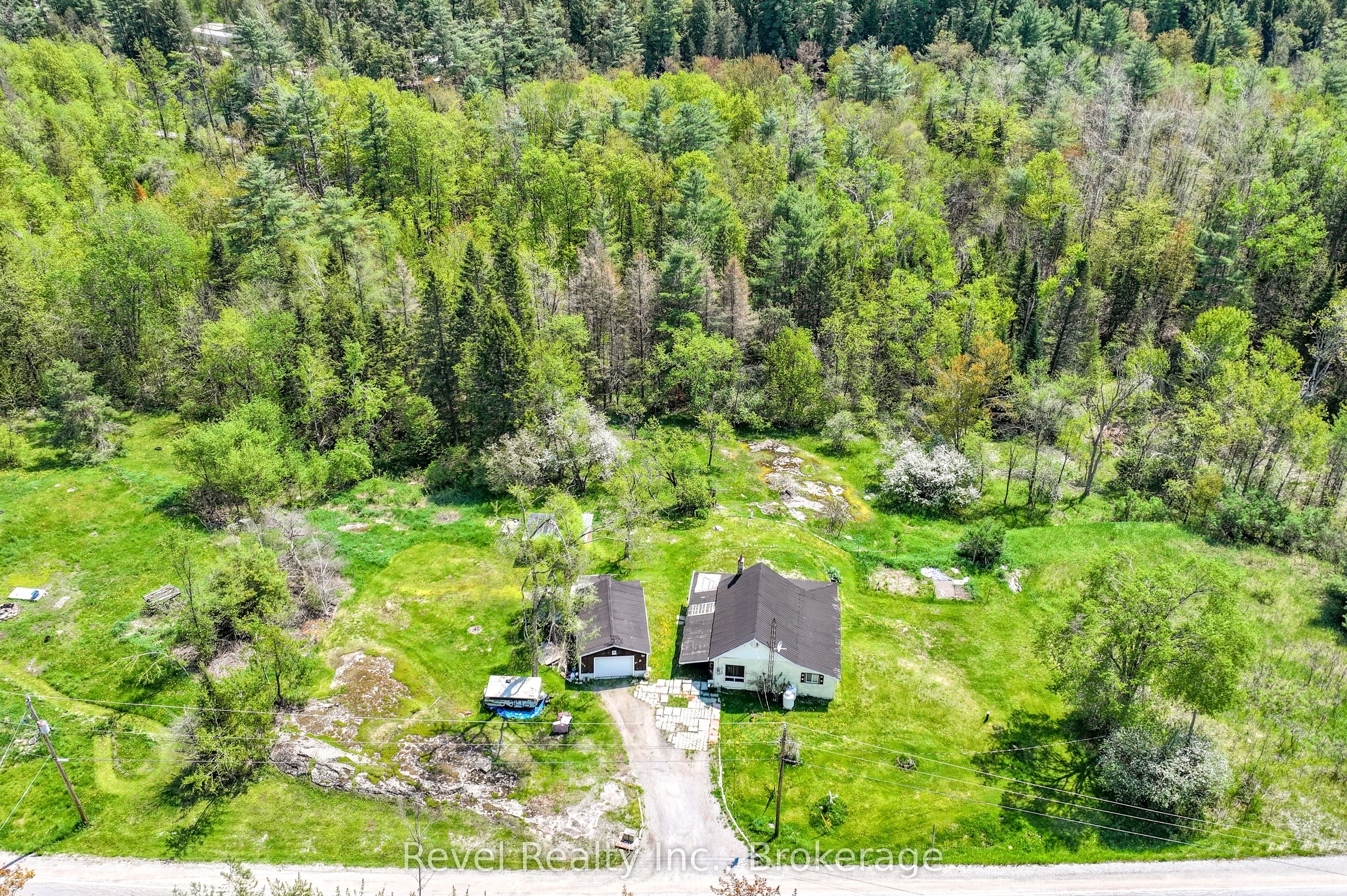4900 Monck Road Property Photo 8