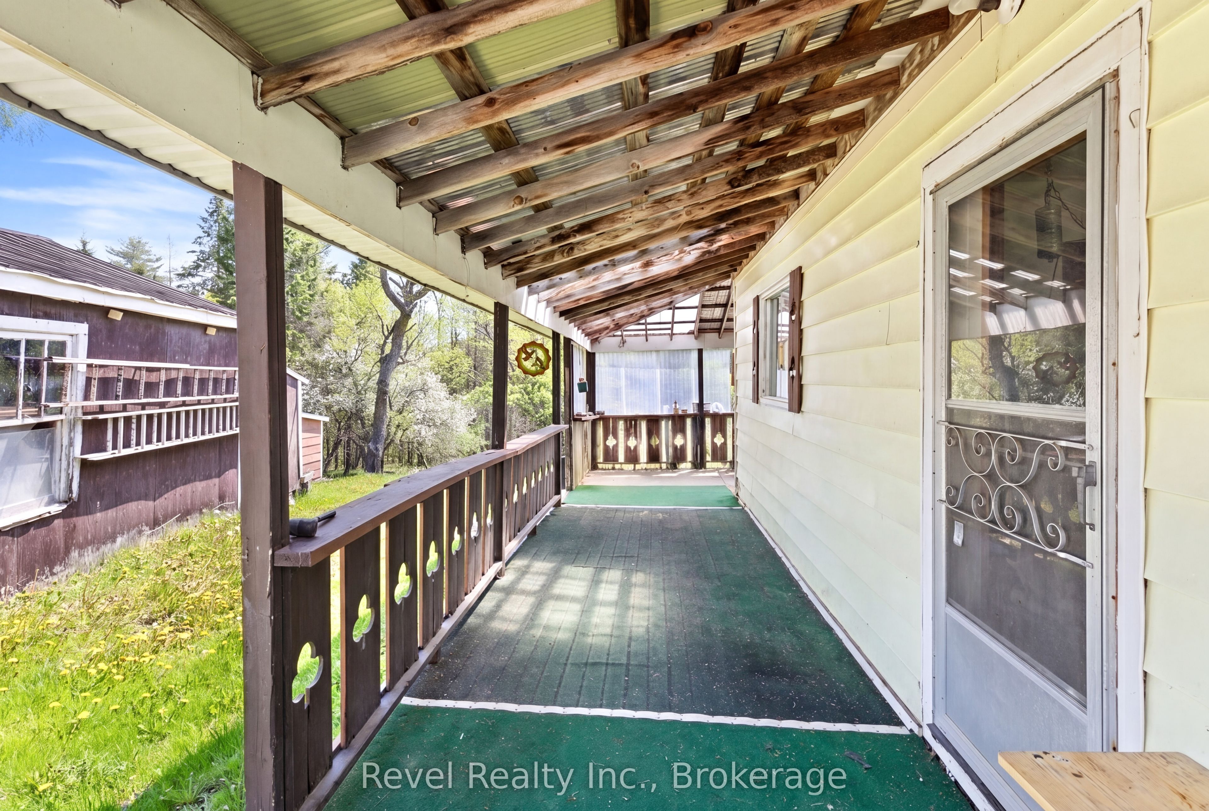 4900 Monck Road Property Photo 11