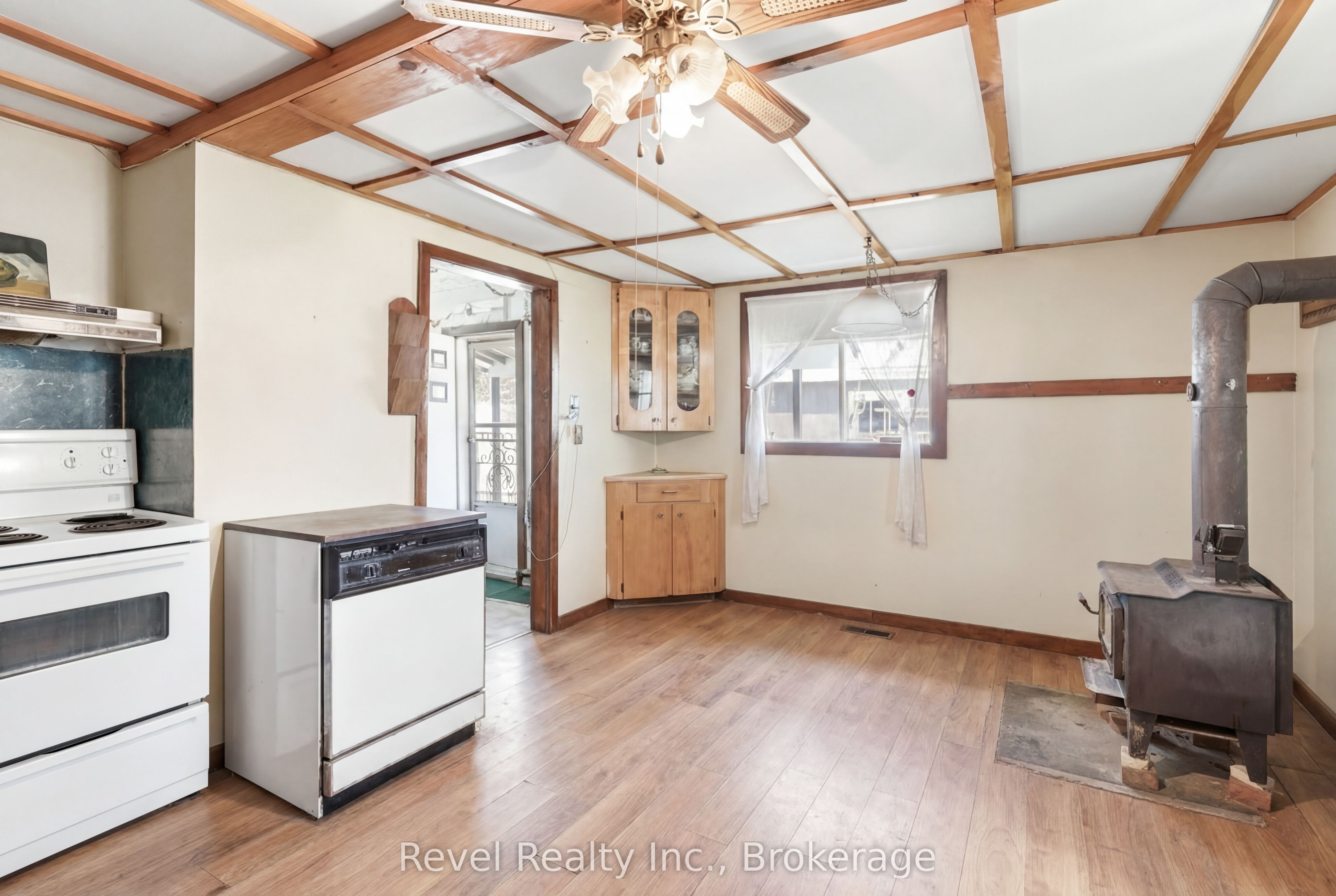 4900 Monck Road Property Photo 17