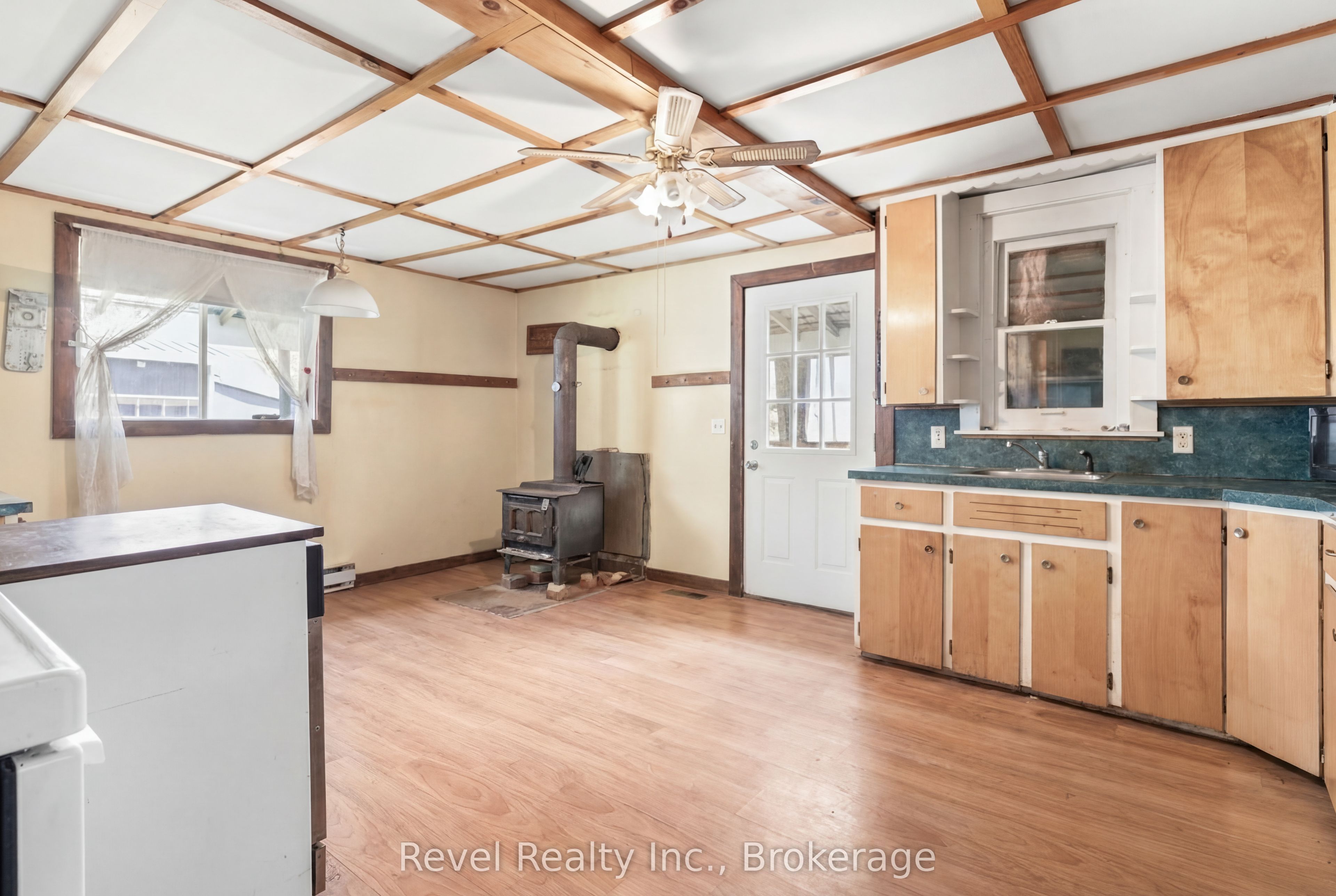 4900 Monck Road Property Photo 18
