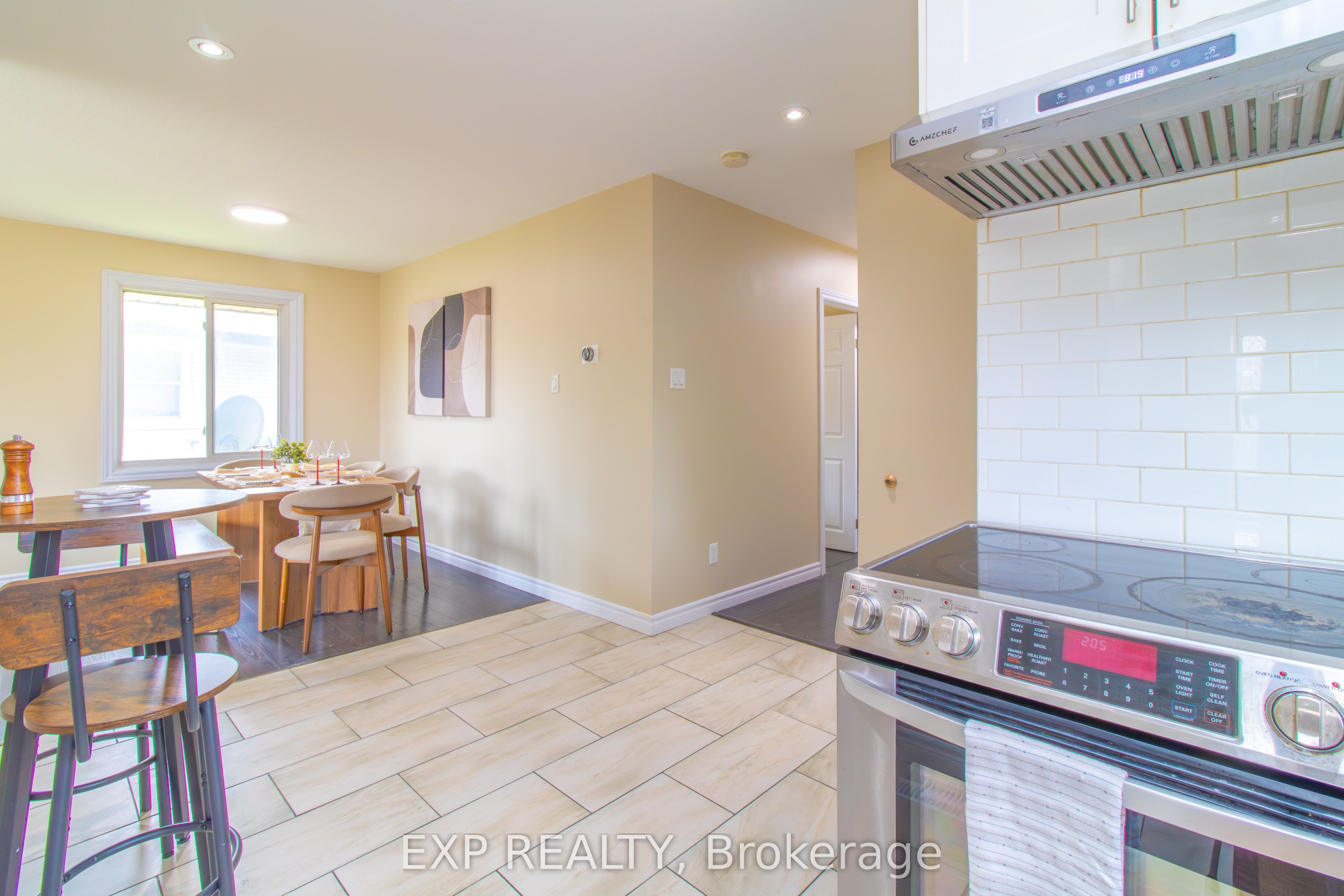 35 Hillsborough Crescent Property Photo 15