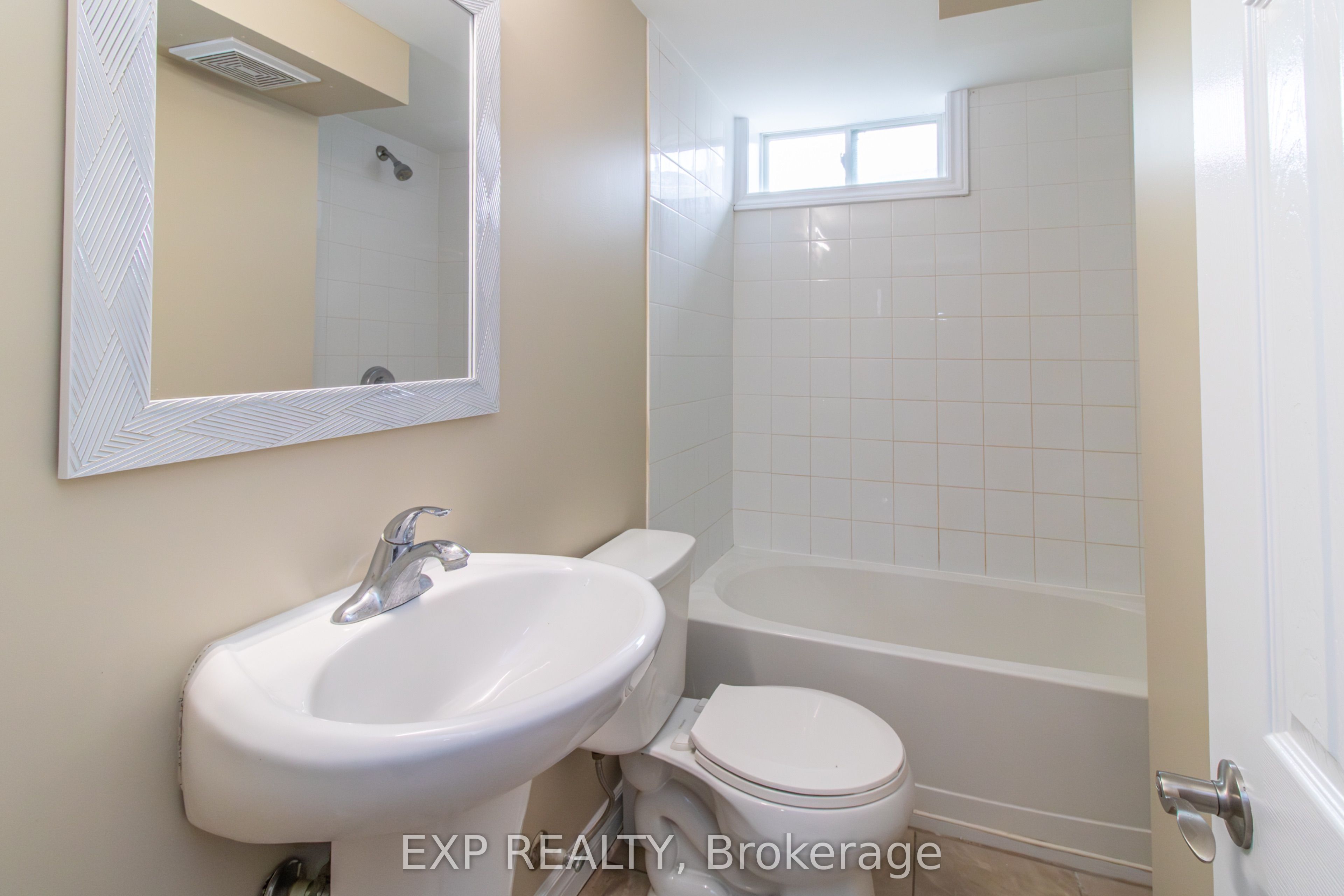 35 Hillsborough Crescent Property Photo 36