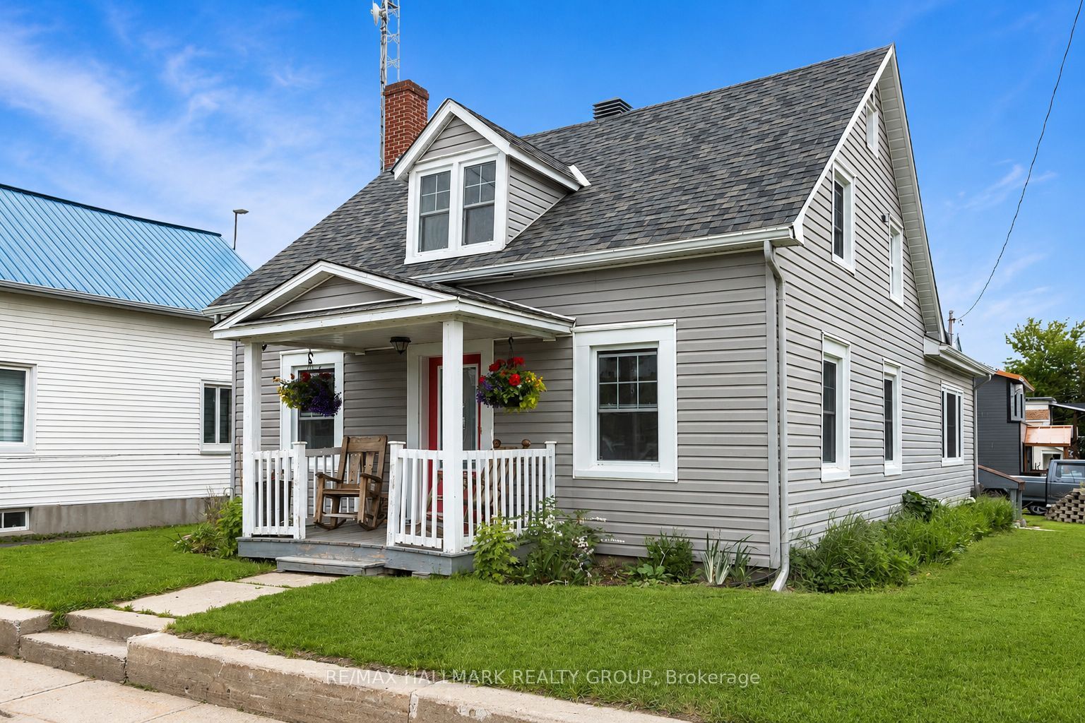 1127 Labrosse Road E Property Photo 1