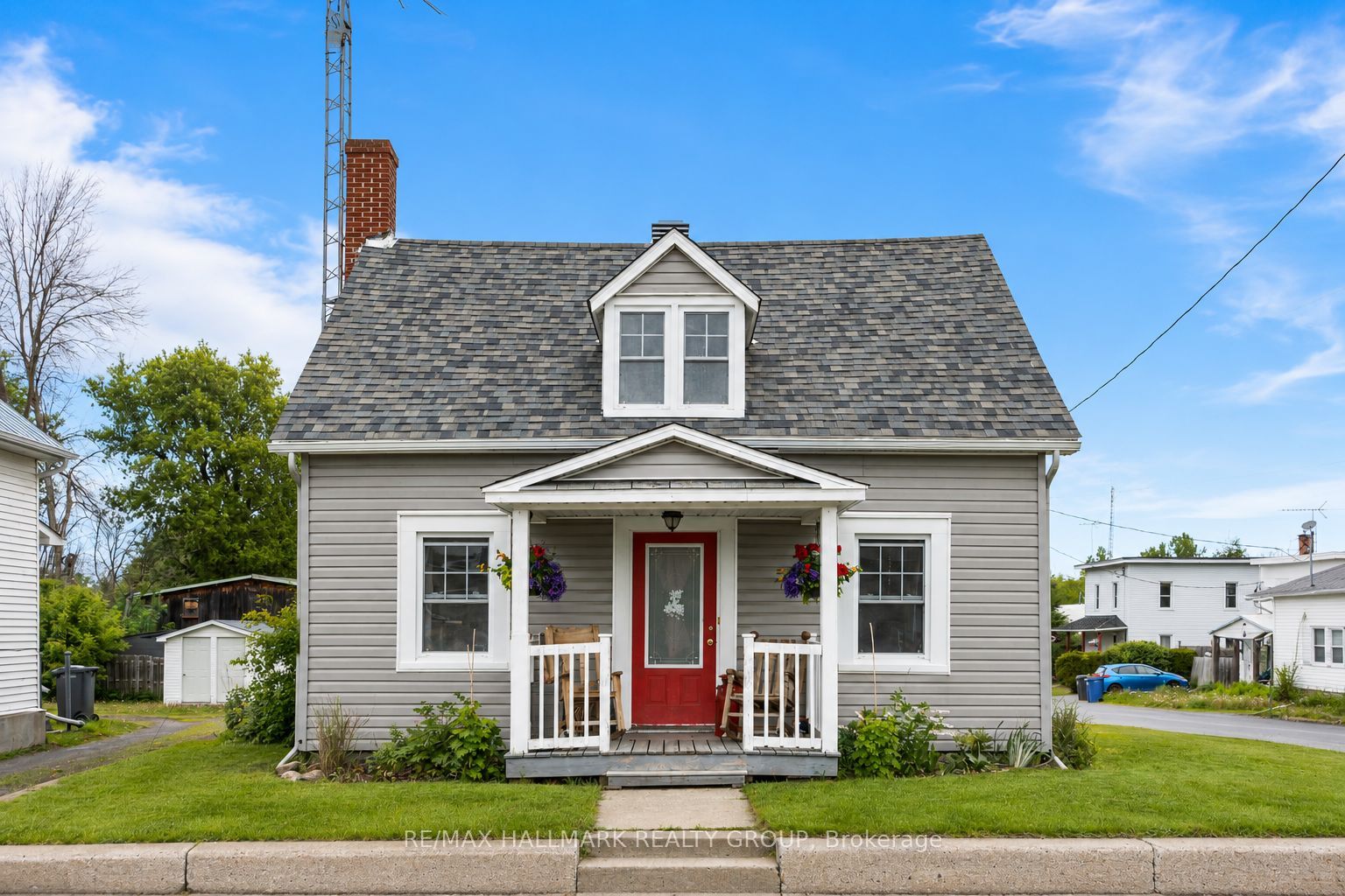 1127 Labrosse Road E Property Photo 3