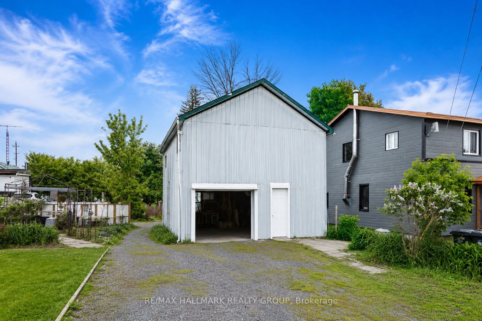 1127 Labrosse Road E Property Photo 5