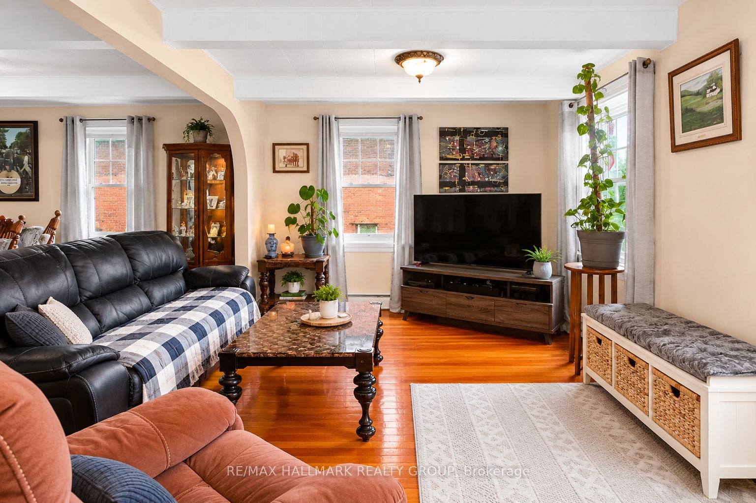 1127 Labrosse Road E Property Photo 8