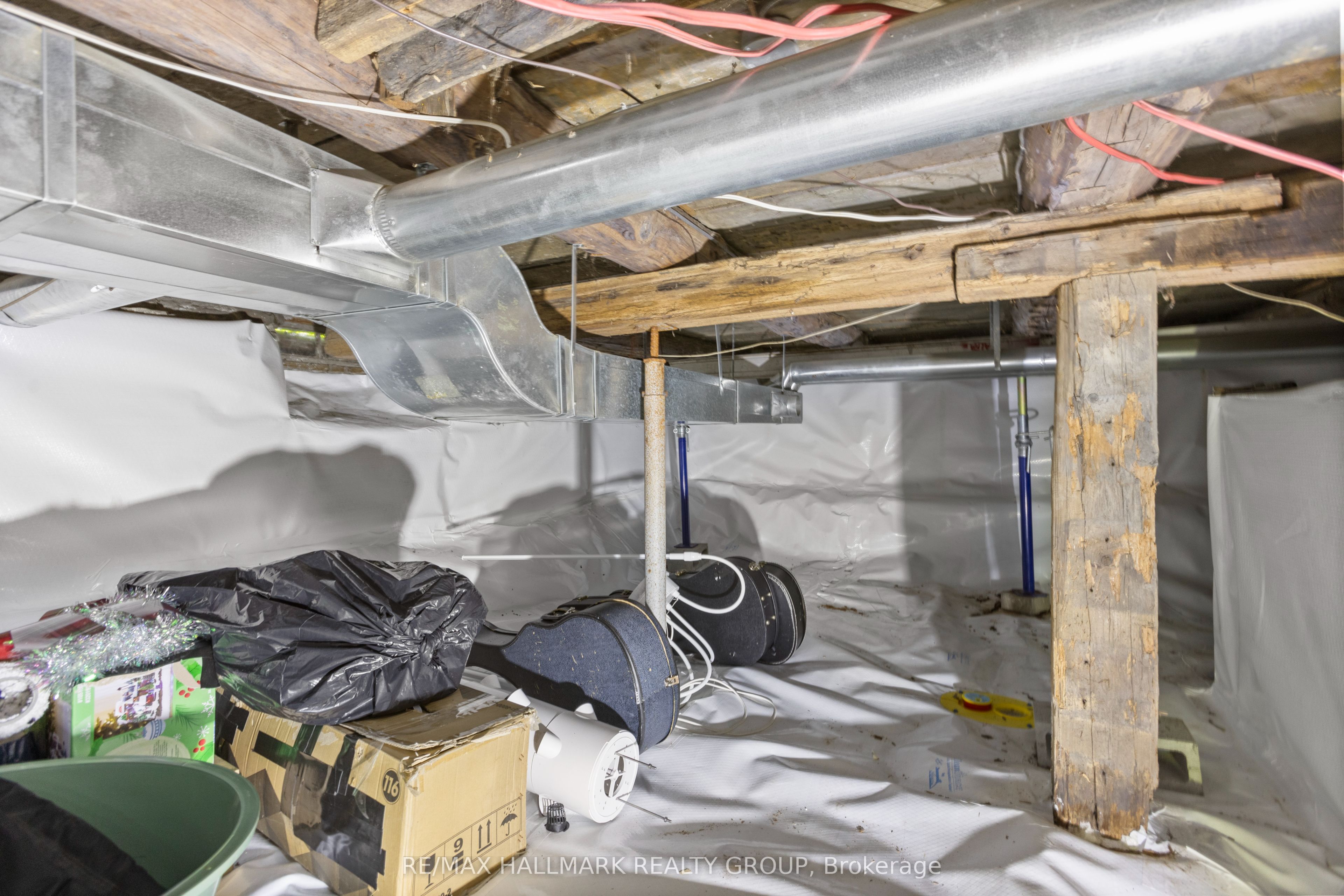 1127 Labrosse Road E Property Photo 9