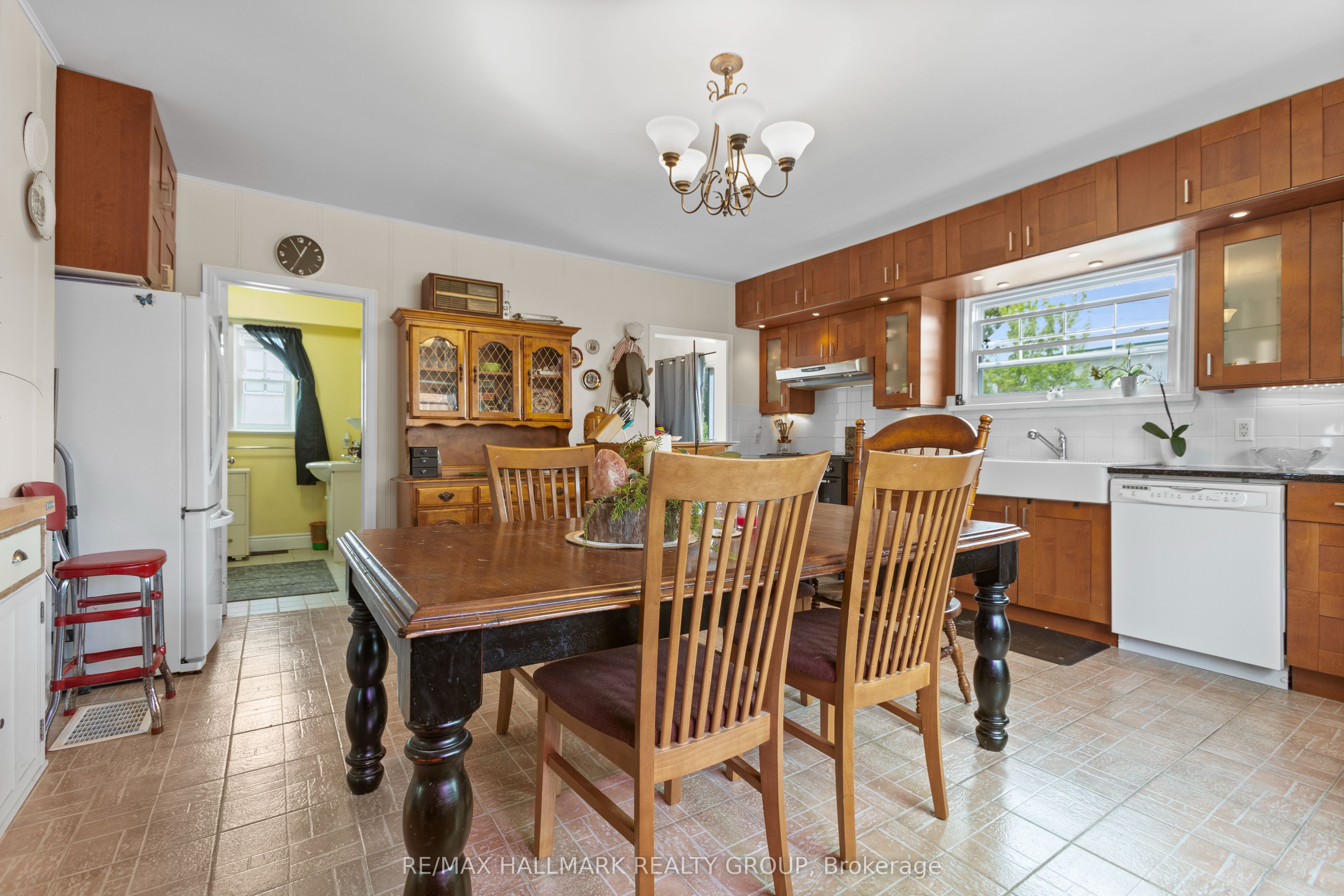 1127 Labrosse Road E Property Photo 15