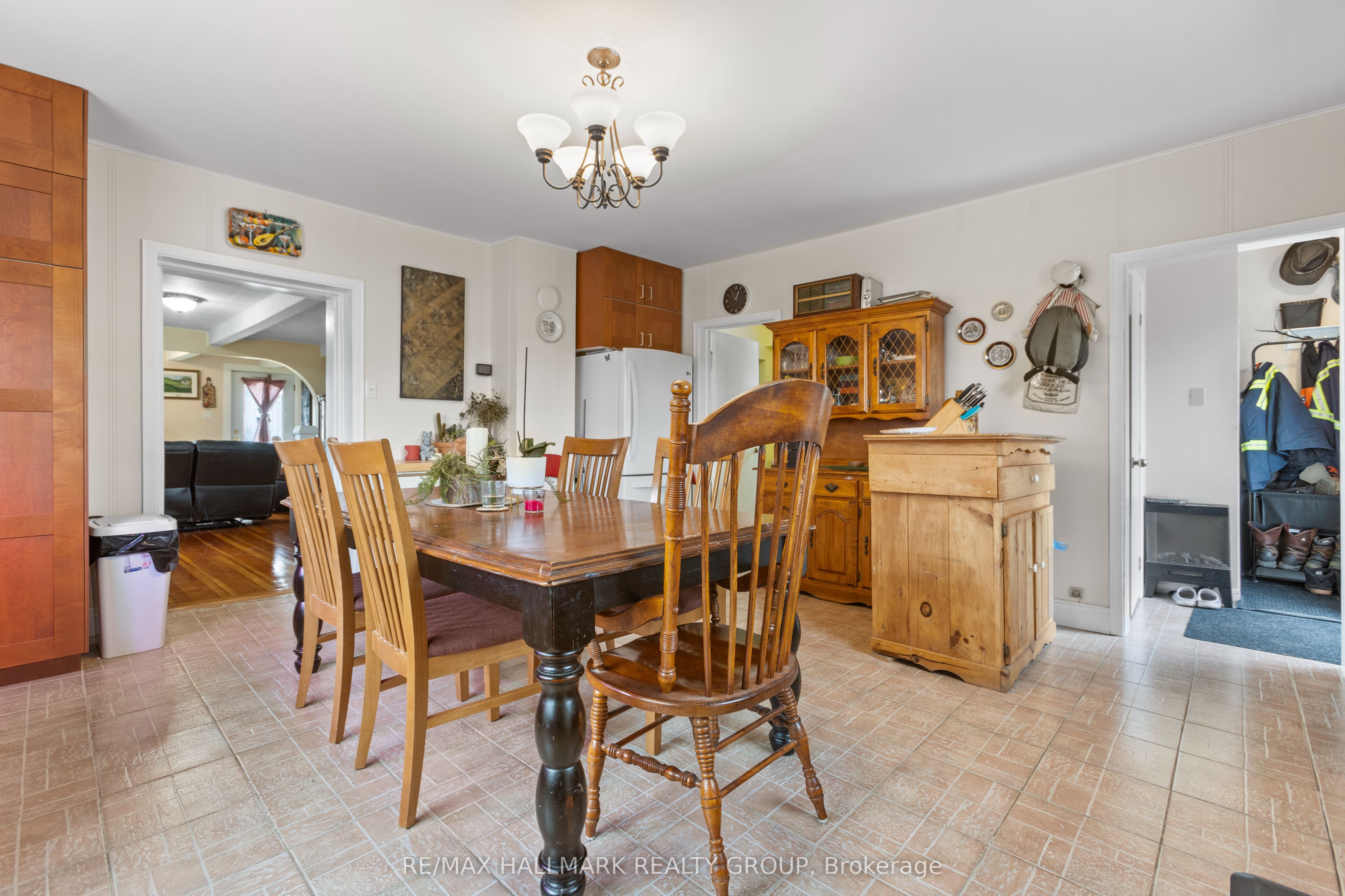 1127 Labrosse Road E Property Photo 16