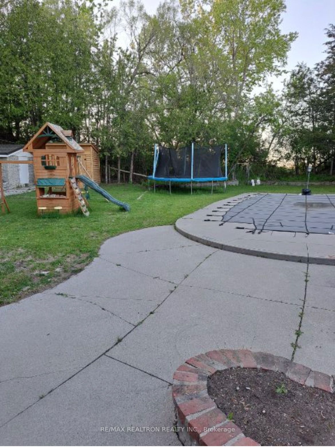 109 Catherine Street Property Photo 33