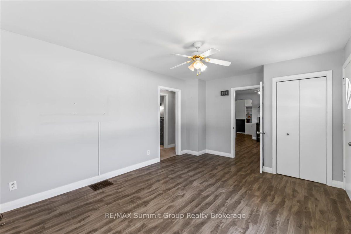 162 Main Street E Property Photo 5