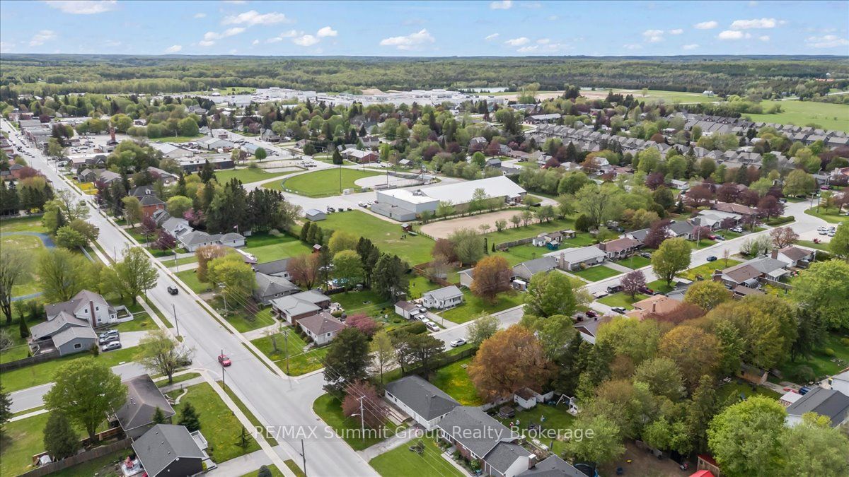 162 Main Street E Property Photo 27