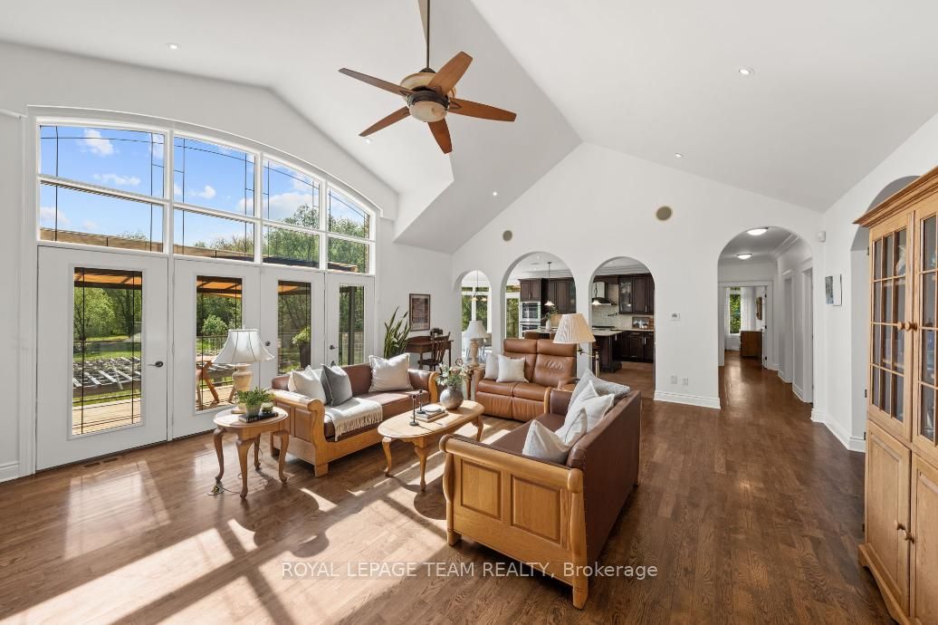 6043 Knights Drive Property Photo 4