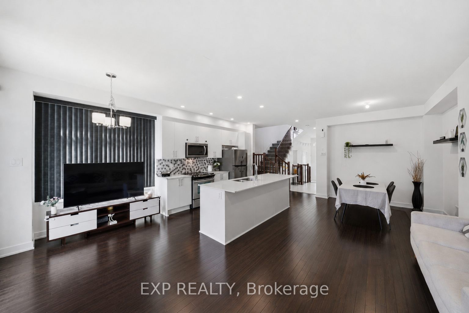 57 Robusta Lane Property Photo 7