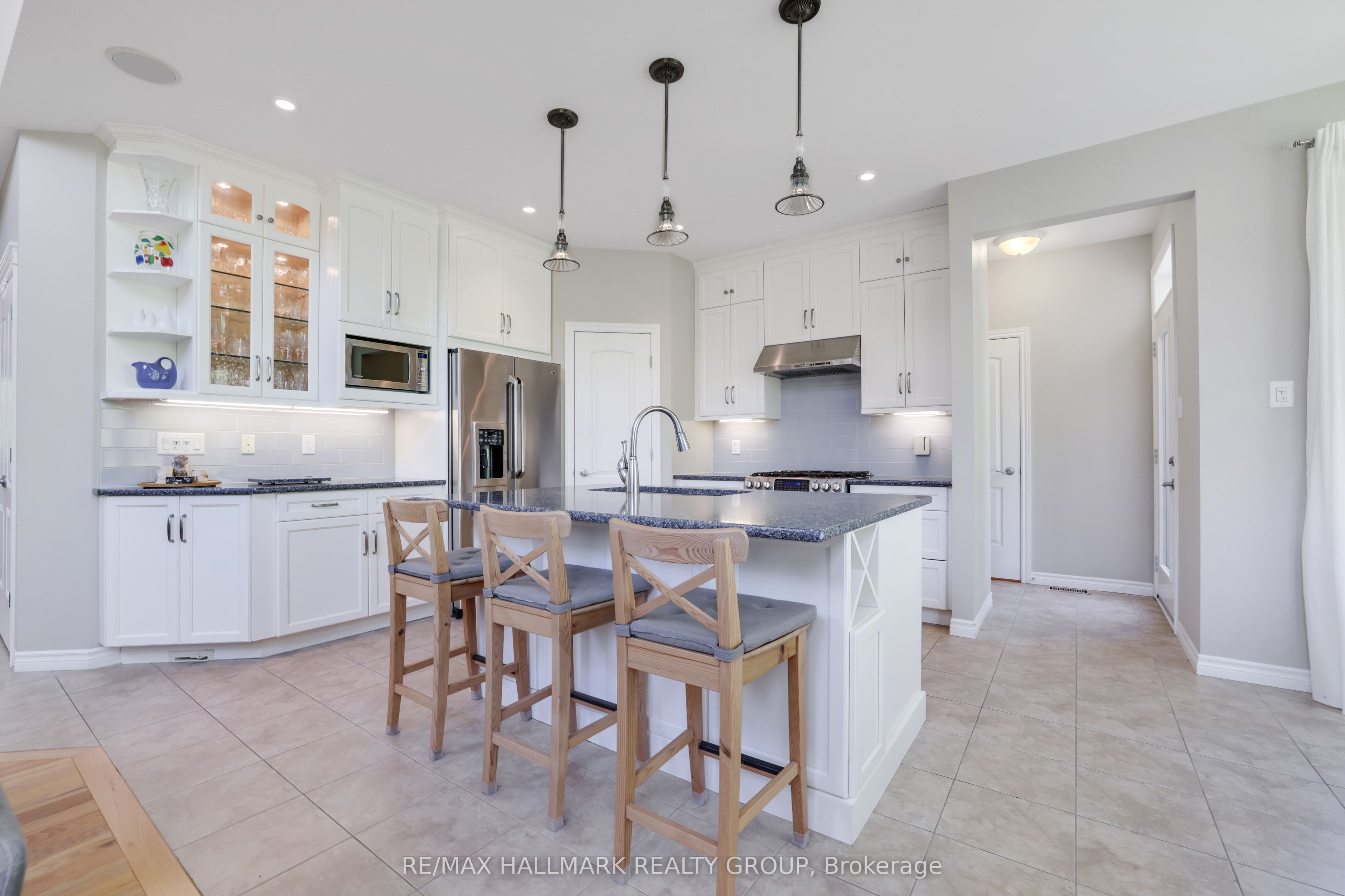 90 Stonewater Bay Property Photo 13