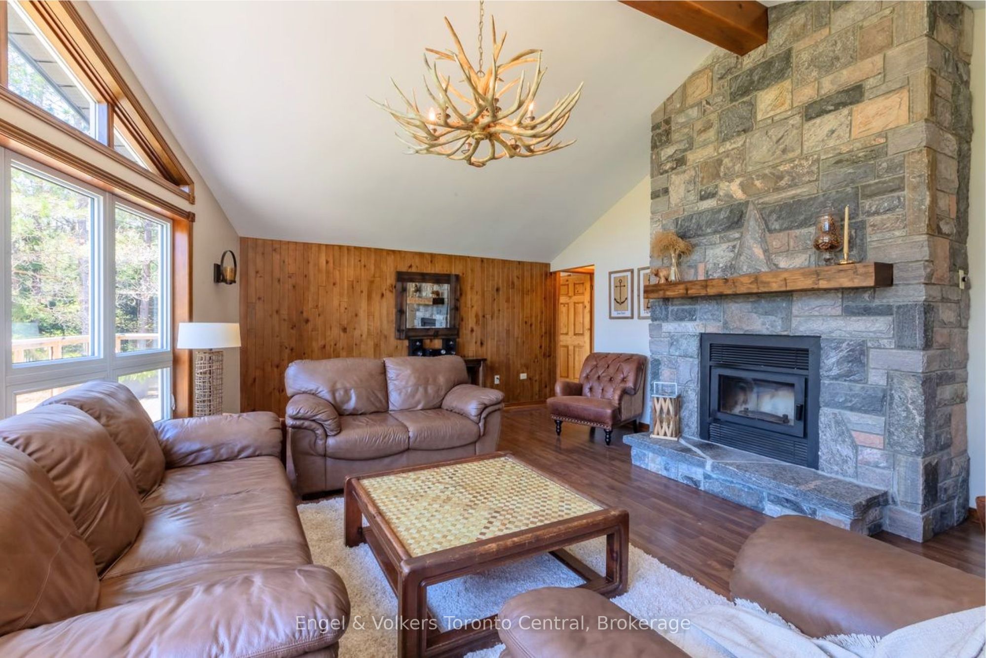 1823 Livingstone Lake Road Property Photo 12