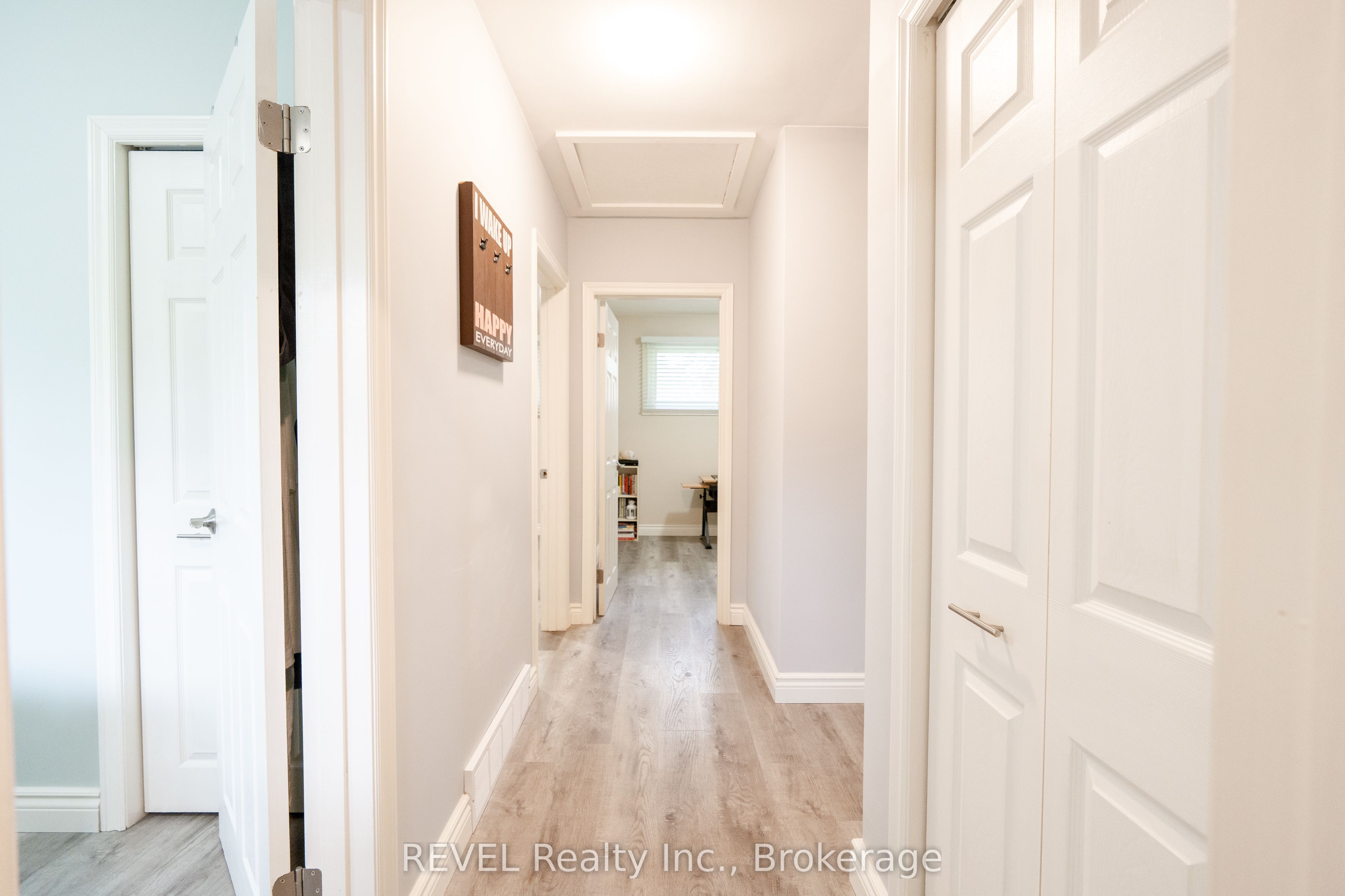 4480 Queensway Gardens Property Photo 12