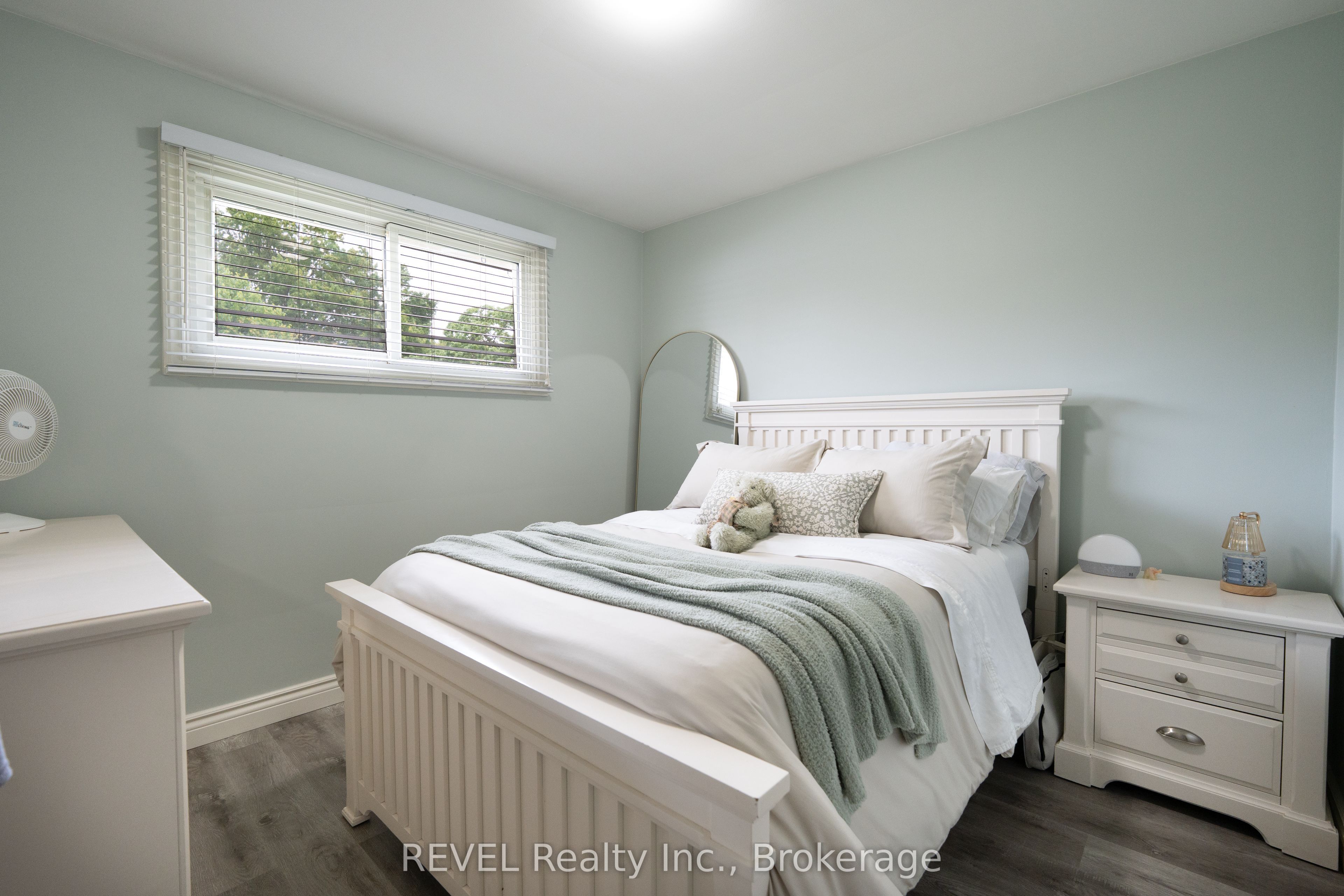 4480 Queensway Gardens Property Photo 15
