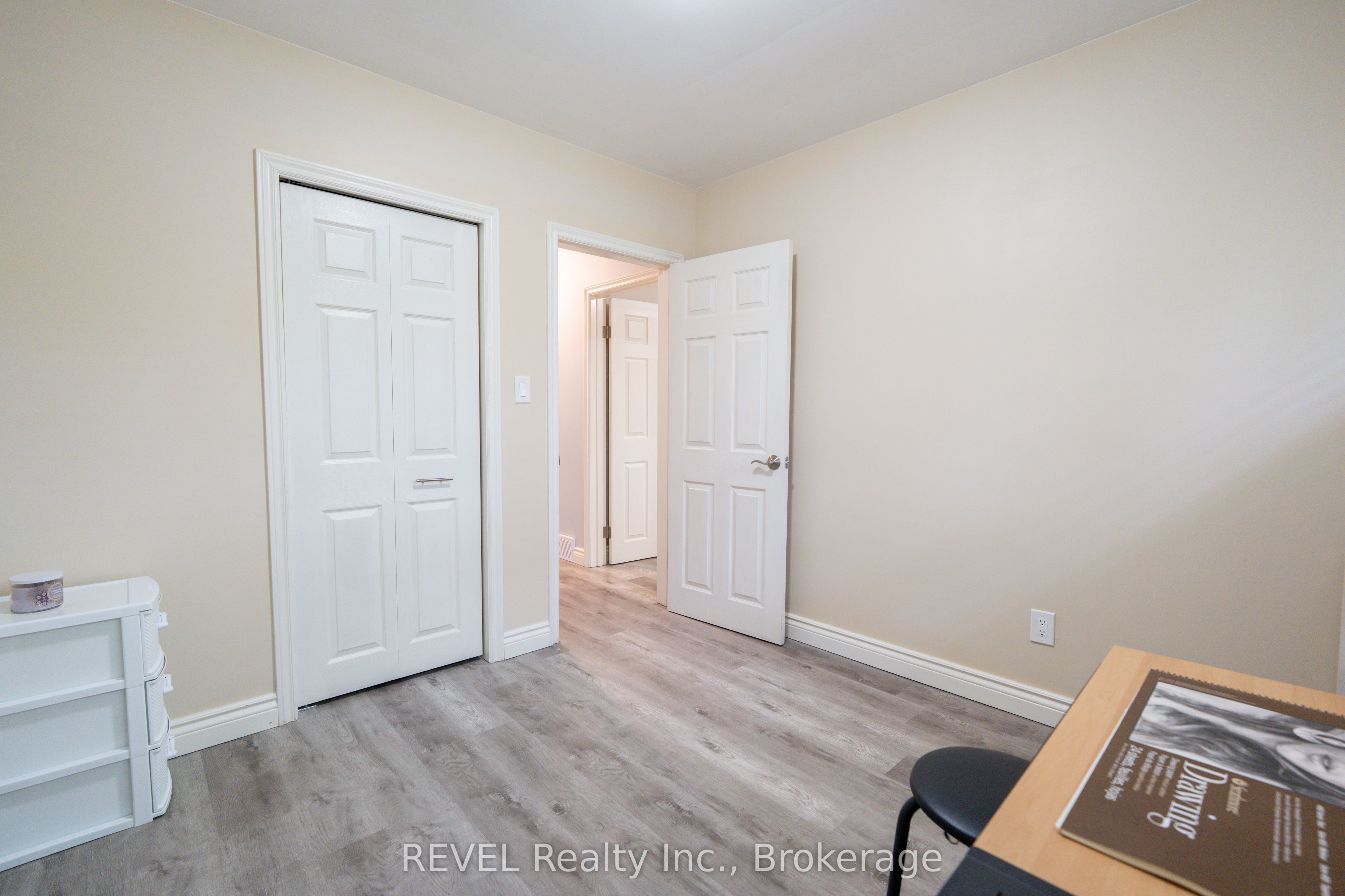 4480 Queensway Gardens Property Photo 17