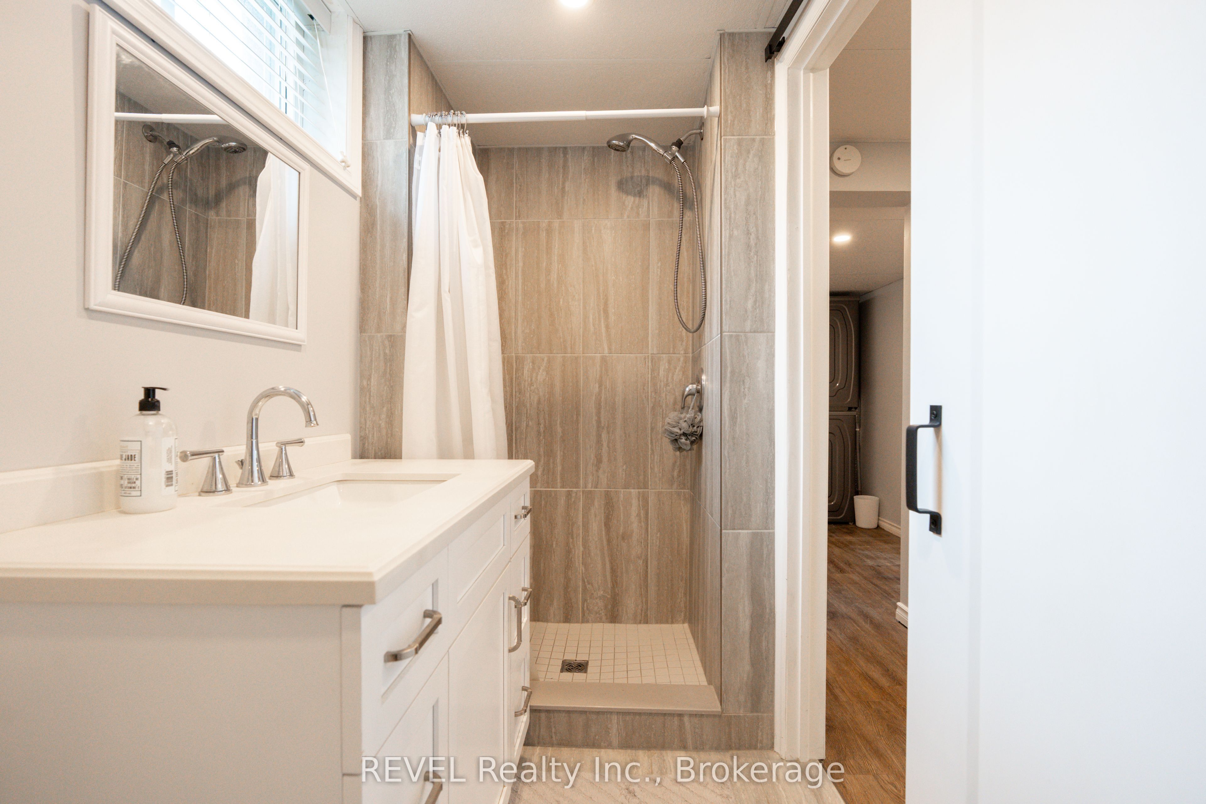 4480 Queensway Gardens Property Photo 22