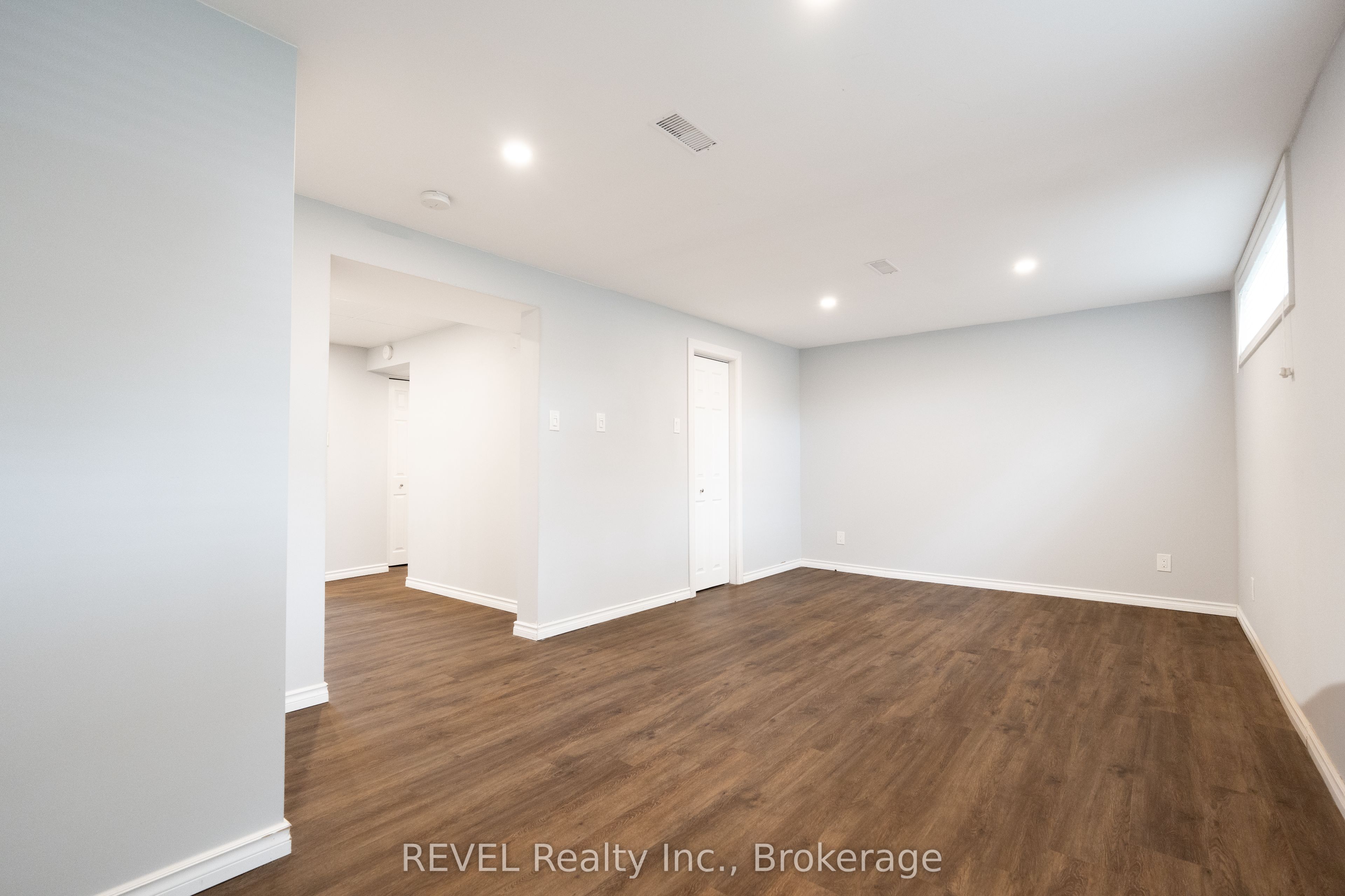 4480 Queensway Gardens Property Photo 23