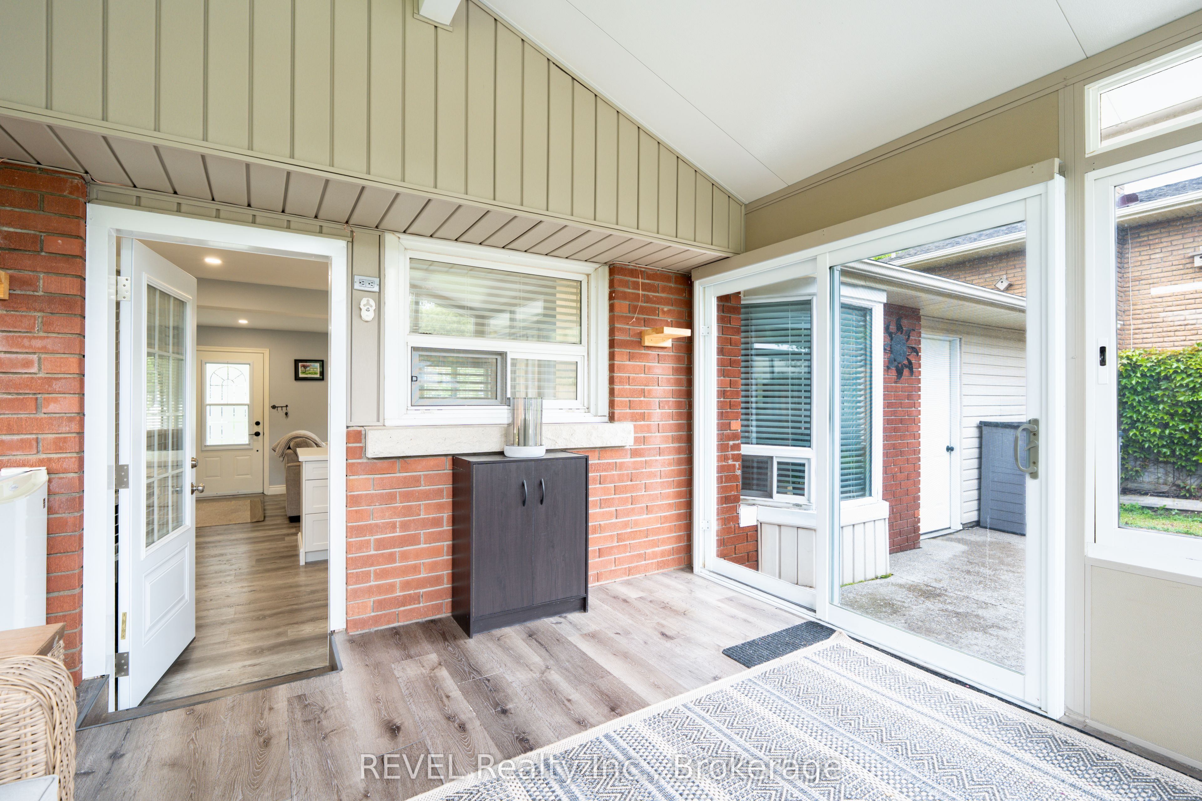 4480 Queensway Gardens Property Photo 26
