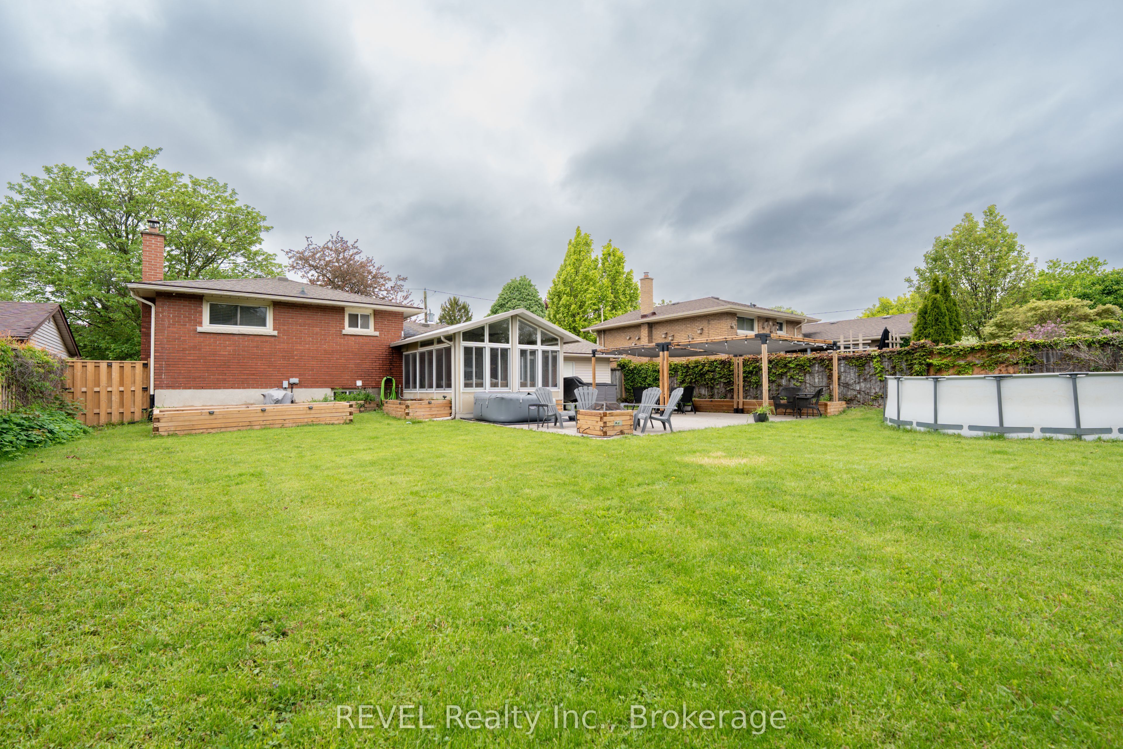 4480 Queensway Gardens Property Photo 35