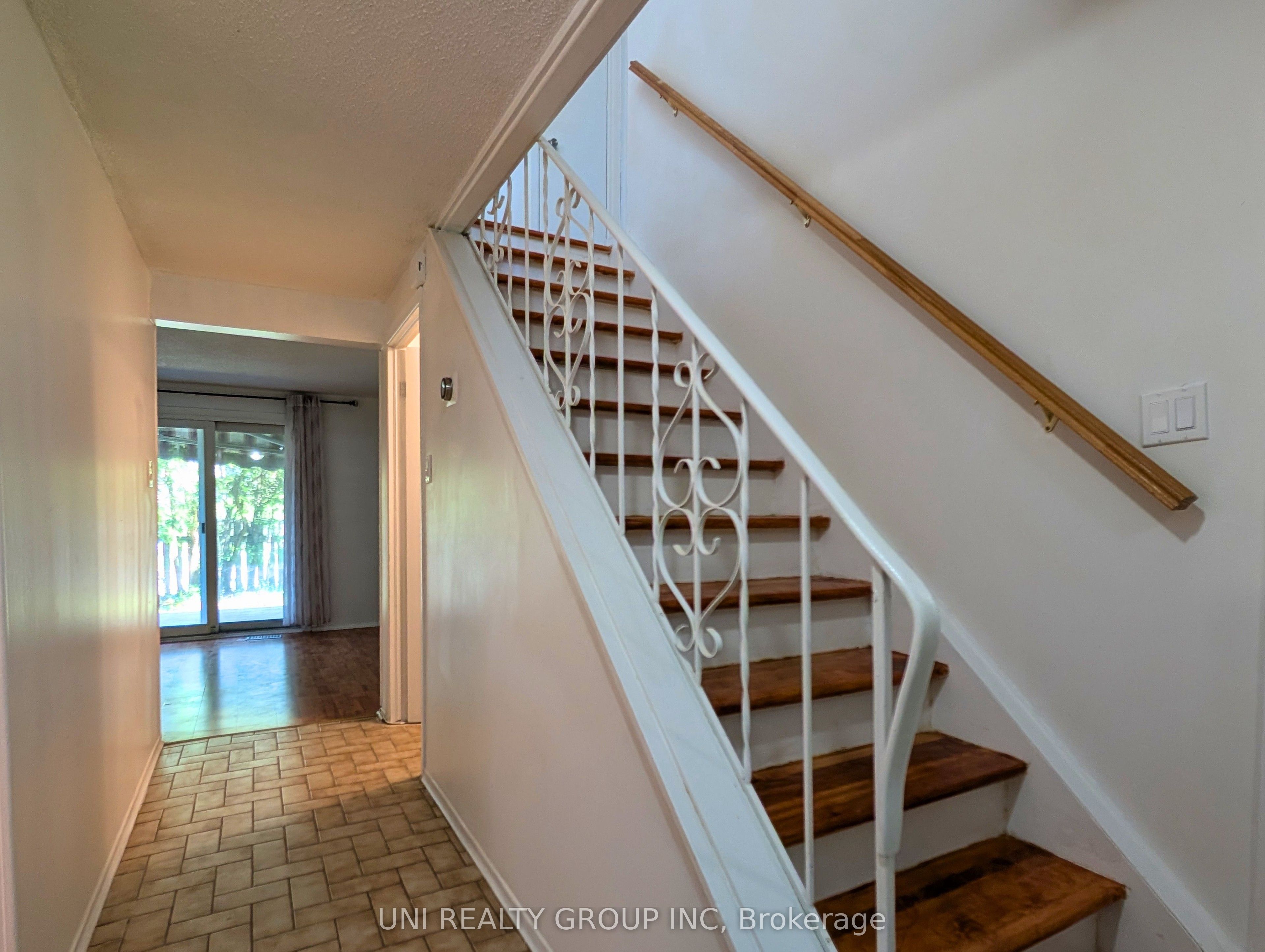1460 Heatherington Road G Property Photo 8