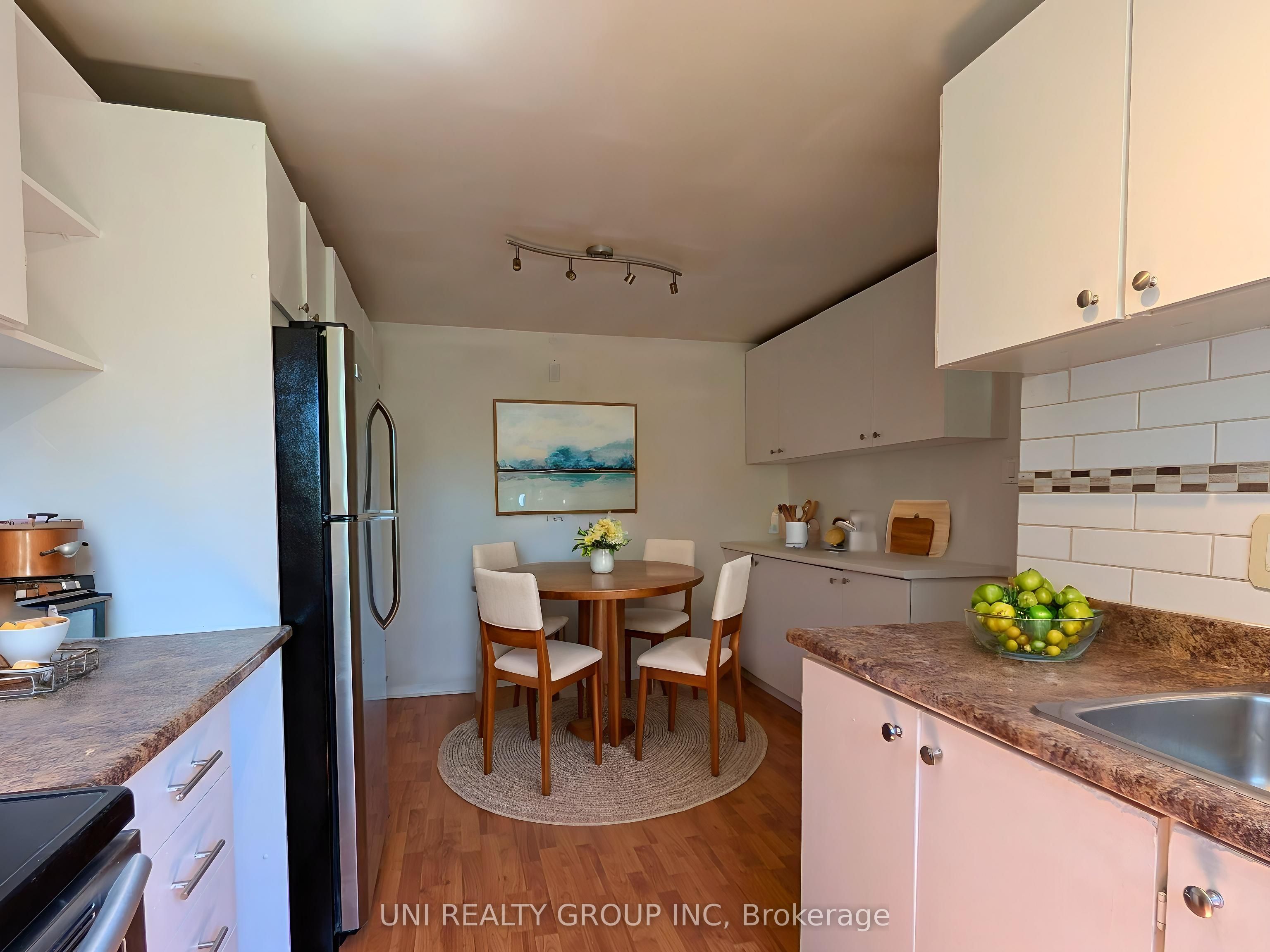 1460 Heatherington Road G Property Photo 11