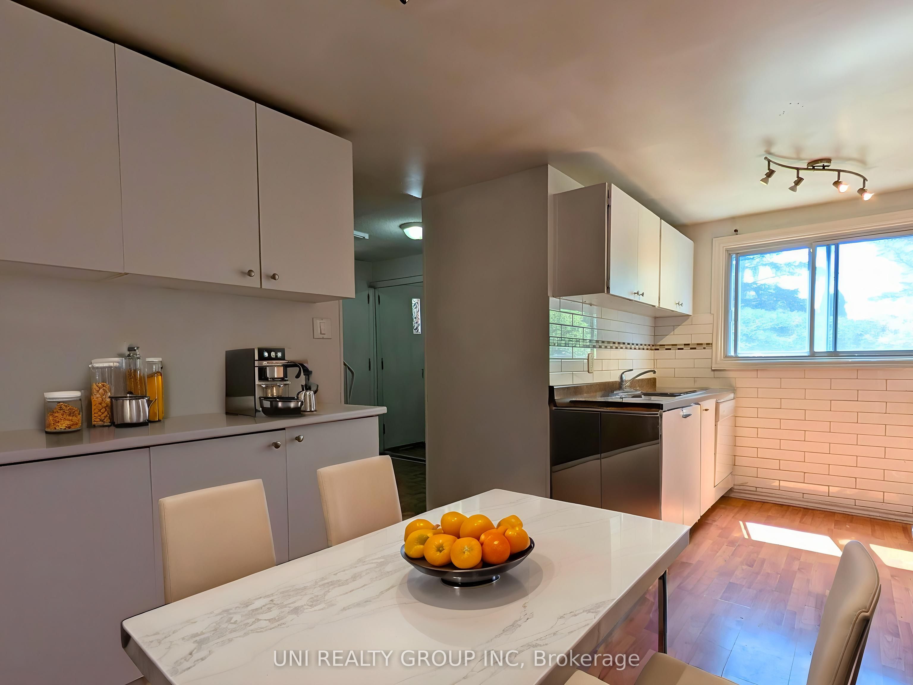 1460 Heatherington Road G Property Photo 15