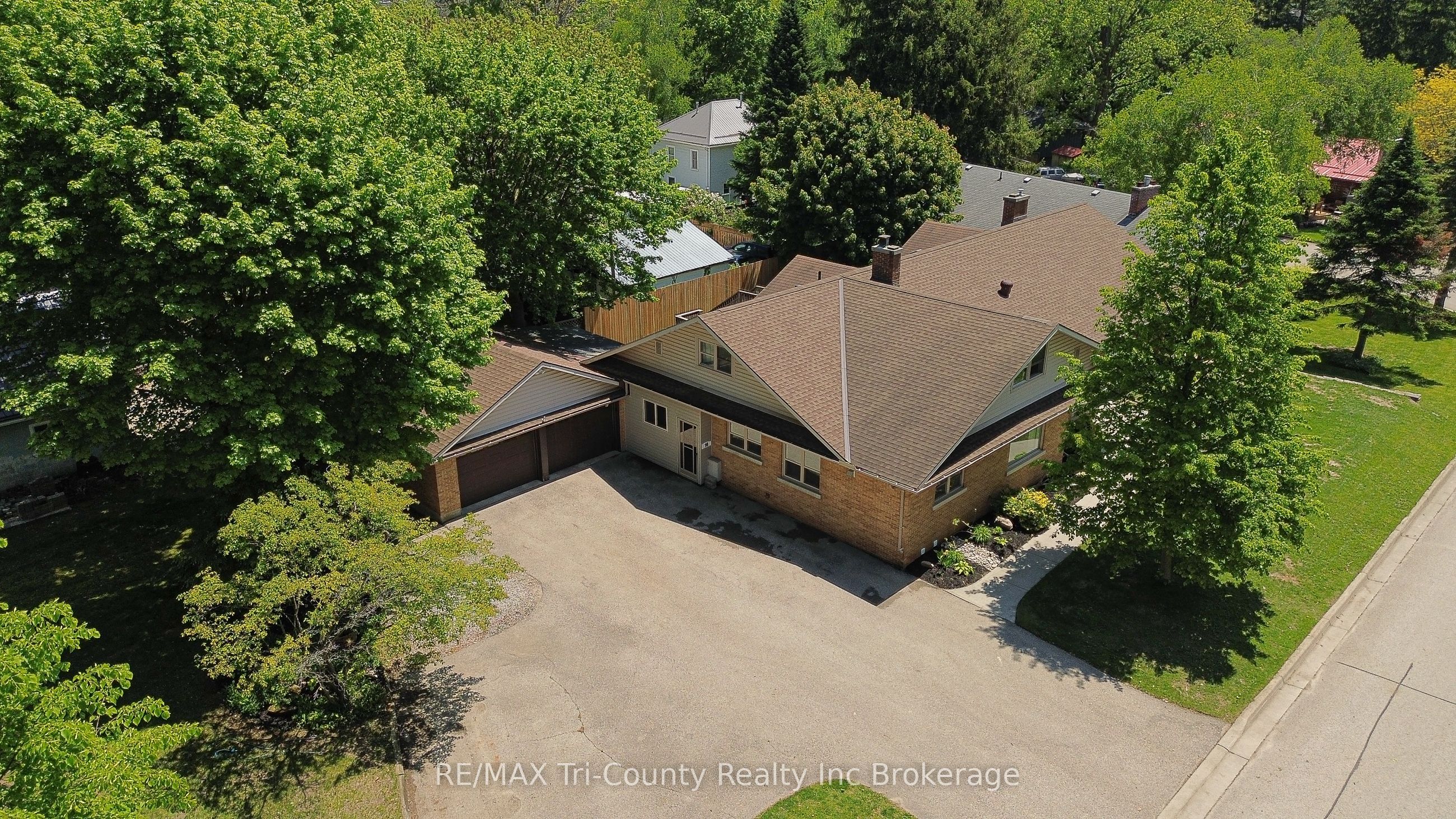 16 Delevan Crescent