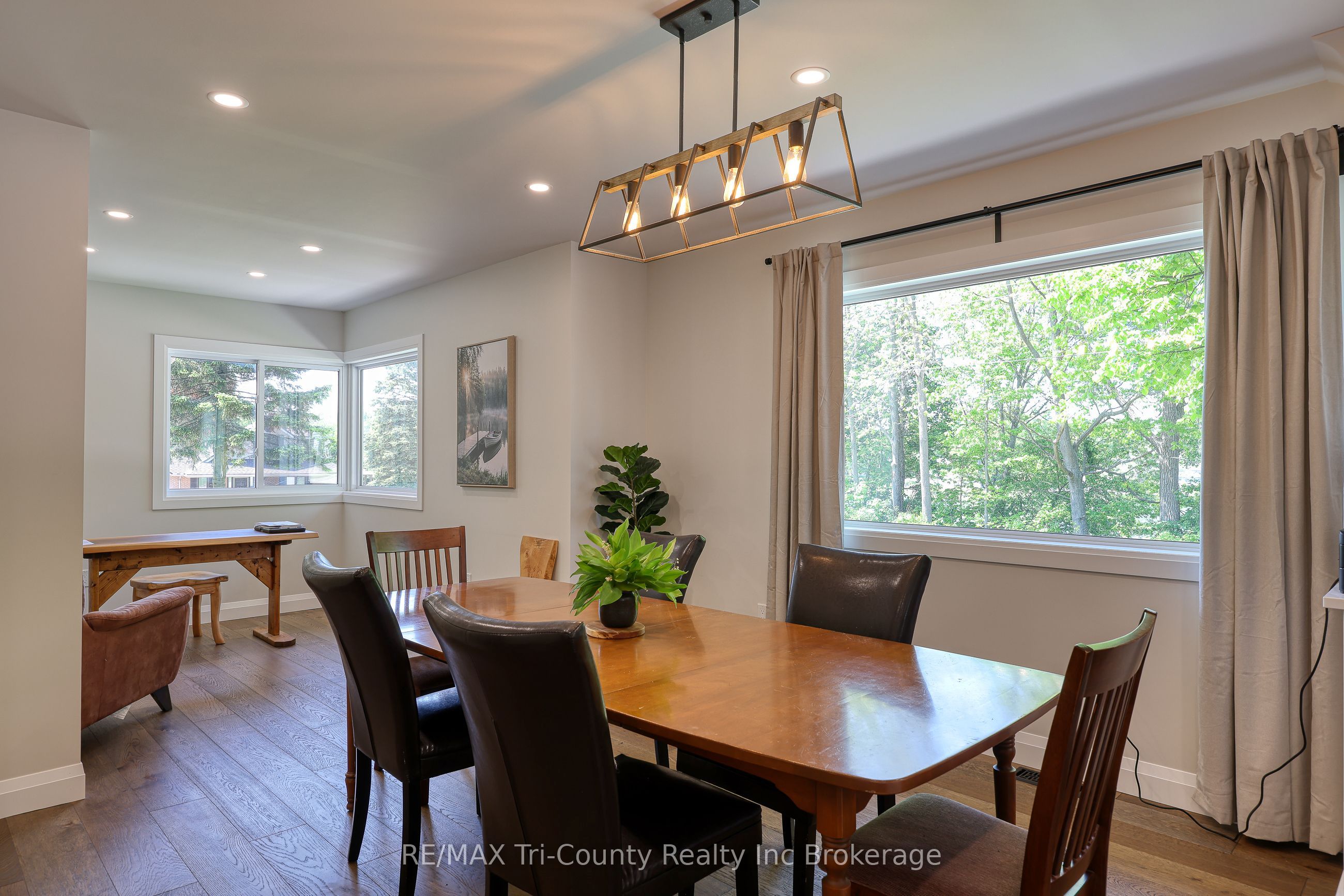 16 Delevan Crescent Property Photo 8