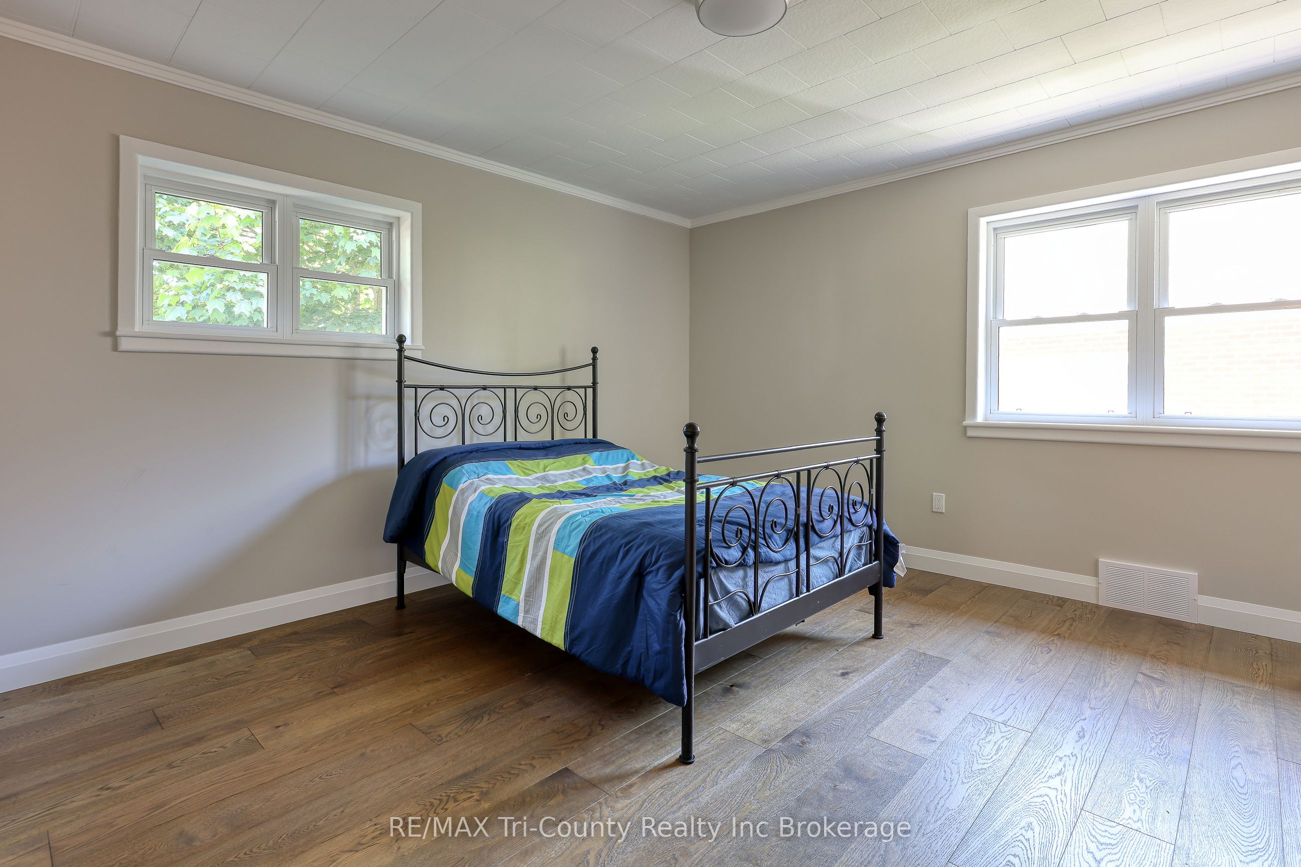 16 Delevan Crescent Property Photo 14