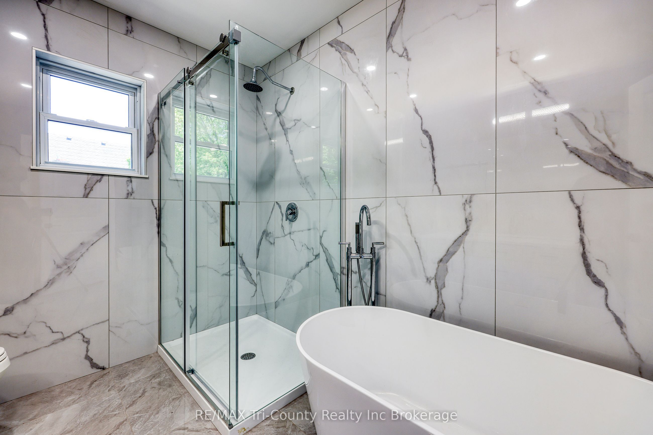 16 Delevan Crescent Property Photo 16