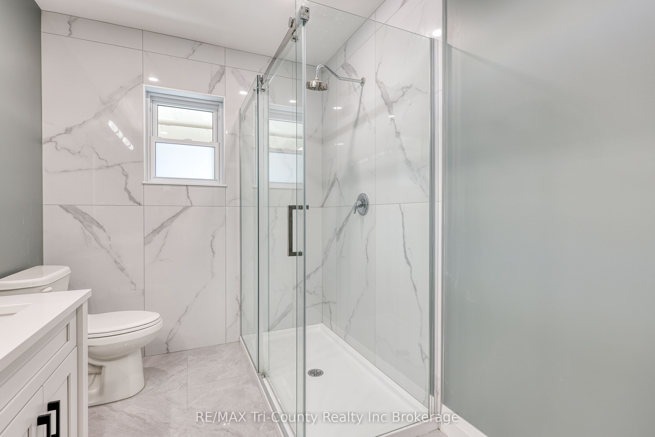16 Delevan Crescent Property Photo 21