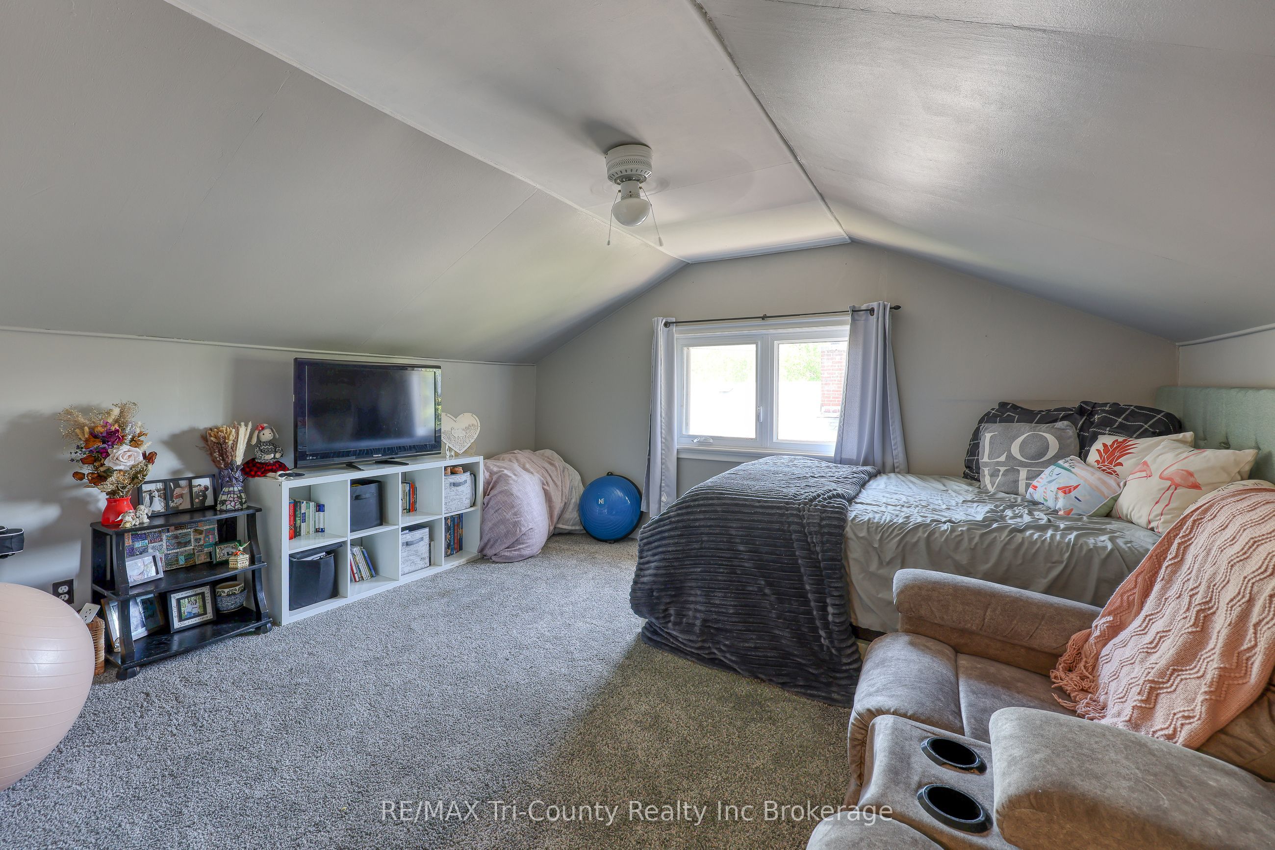 16 Delevan Crescent Property Photo 25