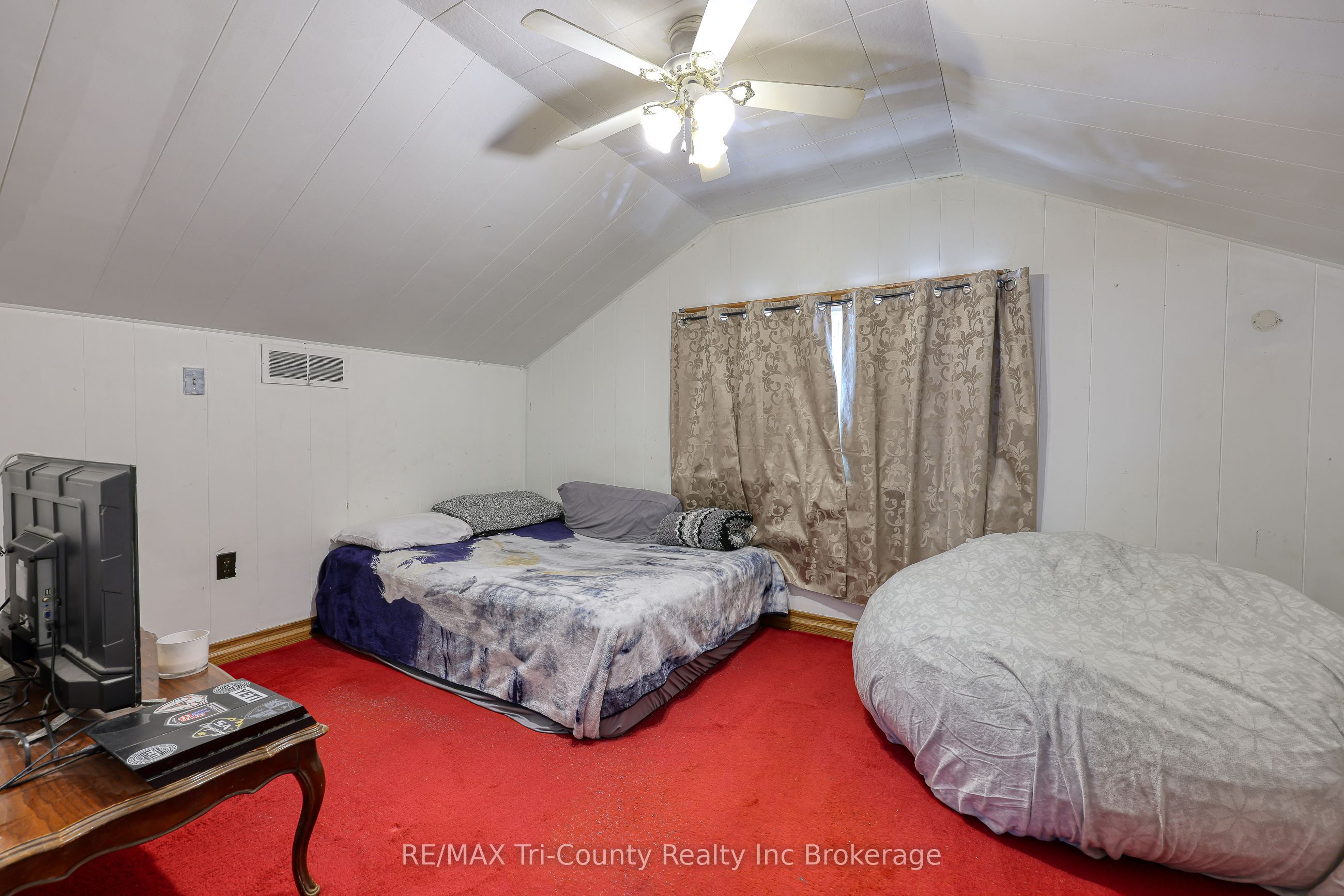 16 Delevan Crescent Property Photo 27