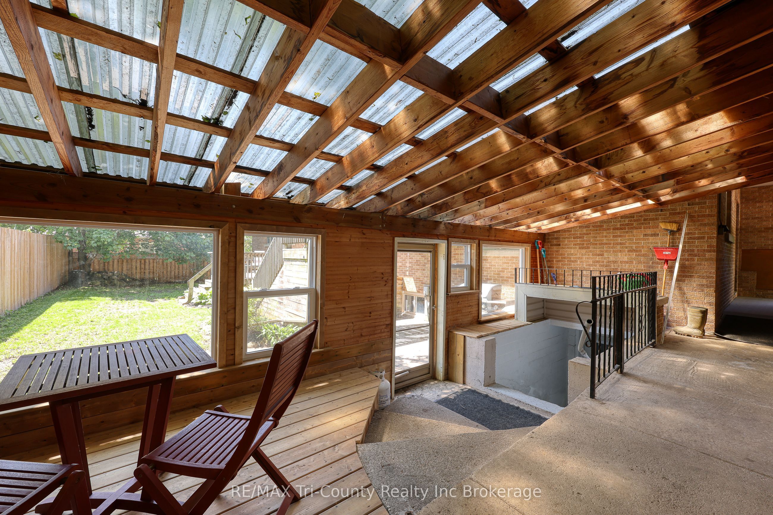 16 Delevan Crescent Property Photo 36