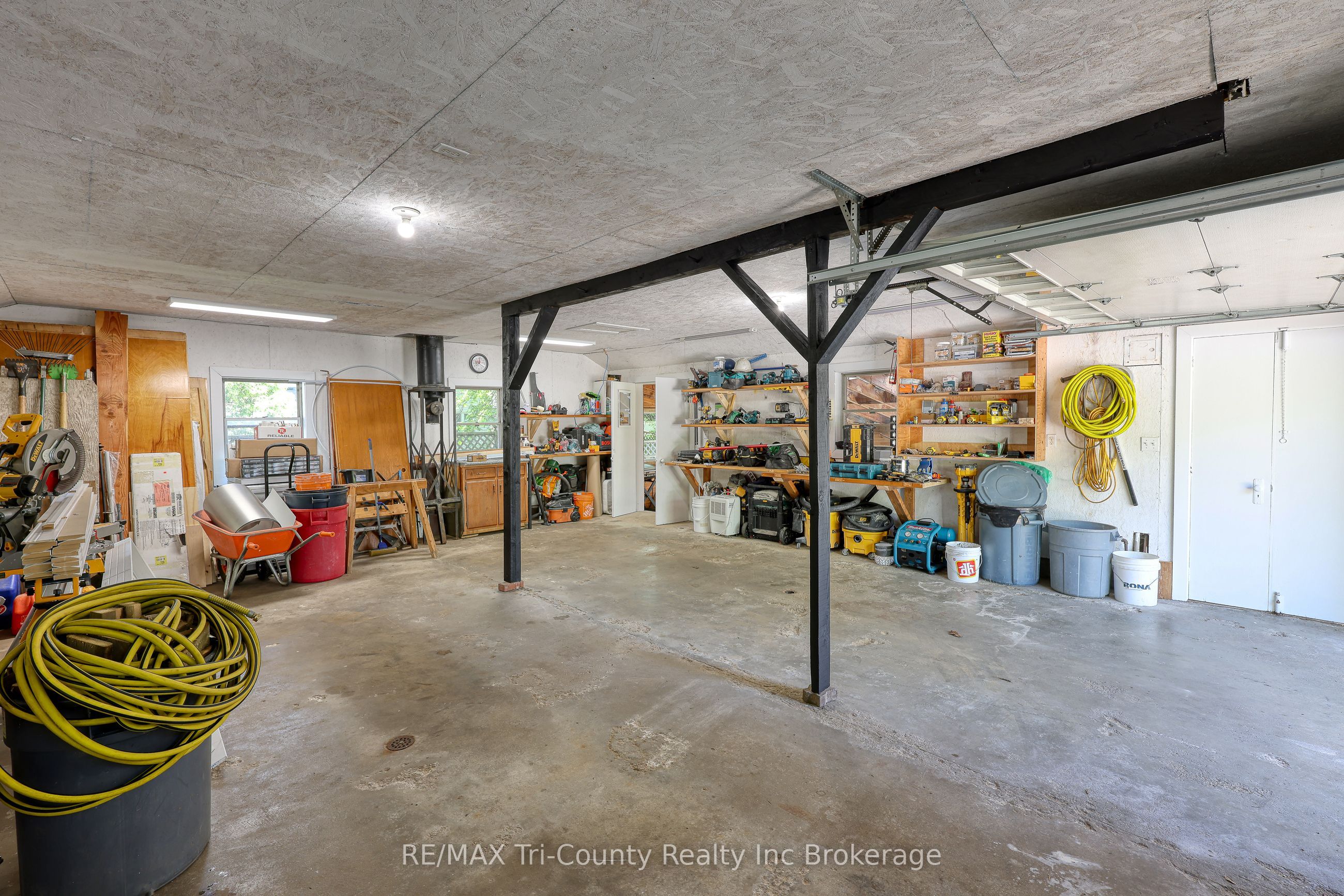 16 Delevan Crescent Property Photo 41