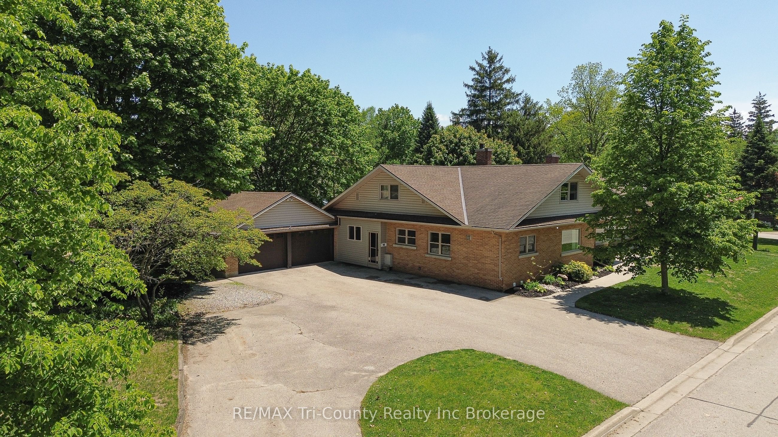 16 Delevan Crescent Property Photo 47